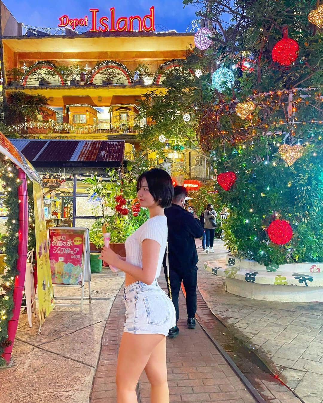 九条ねぎ あぴるさんのインスタグラム写真 - (九条ねぎ あぴるInstagram)「U.S. in Okinawa!  #okinawa #japan #japantrip #japanesegirl #沖縄」1月23日 20時51分 - negi_kujyo