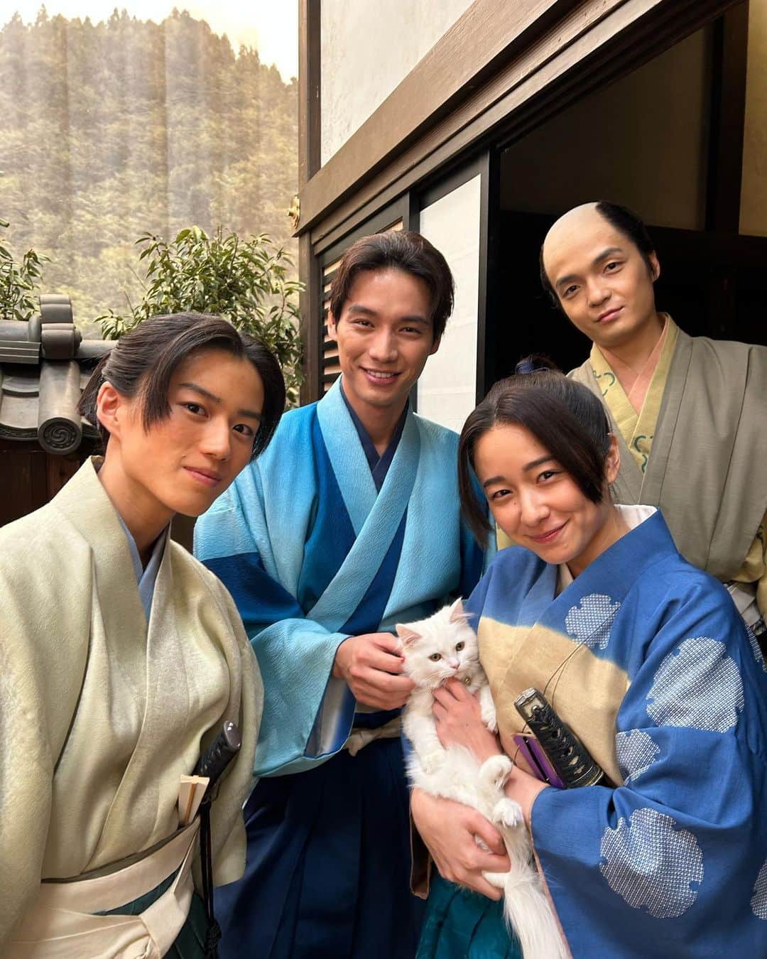 堀田真由さんのインスタグラム写真 - (堀田真由Instagram)「・  NHKドラマ10 『大奥』第三話 3代 徳川家光×万里小路有功 編 本日夜22時〜放送です。 感情的な振る舞いの裏にある苦悩や 彼女の生い立ちが分かるとても大切な回です。 是非ご覧ください✨🐈  #ドラマ10大奥」1月24日 18時47分 - mayuhotta