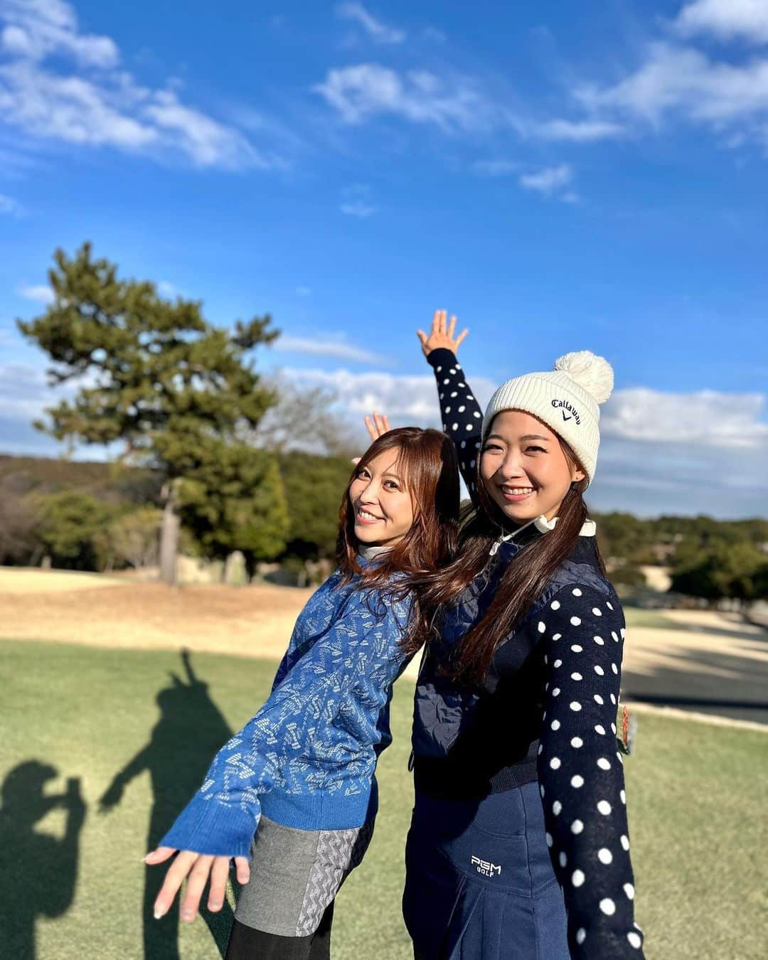 江原詩織さんのインスタグラム写真 - (江原詩織Instagram)「先日は第5回 あるあるコンペでした⛳️  お天気に恵まれて青空加工なしの快晴🌈笑  初のスクランブル方式でのチーム戦で、私はみなちゃんと一緒のチームBlueでした🐬💙  これまで個人では上位に食い込むことすら難しかったけど、チーム戦では何度もバーディーチャンスがきて、プロの様なアンダースコアで優勝争いに参戦できて大興奮でしたっ🙌❤️‍🔥  そして最高のメンバーと抜群のチームワークのお陰で初めて優勝をすることができました🥹🏆✨  新メンバーのまいまいちゃん( @maimai_fleur )も加わってより一層盛り上がっているので、これからもあるある女子 @golfjyoshi_aruaru をよろしくお願いします🤗🌈  #ゴルフ女子あるある #鎌倉パブリックゴルフ場  #あるあるコンペ #ゴルフあるある #スクランブルゴルフ  #チーム戦 #ポコちゃんズ  #ゴルフ初心者 #ゴルフ部 #ゴルフ上手くなりたい #ゴルフ好きとつながりたい #golfswing #女子ゴルフ #ゴルフ女子 #ゴルフ男子 #ゴルファー #golfrange #golflife #golfer #golf #골프 #กอล์ฟ #高尔夫球 #golfstagram #instagolf」1月24日 20時09分 - shiori__golf