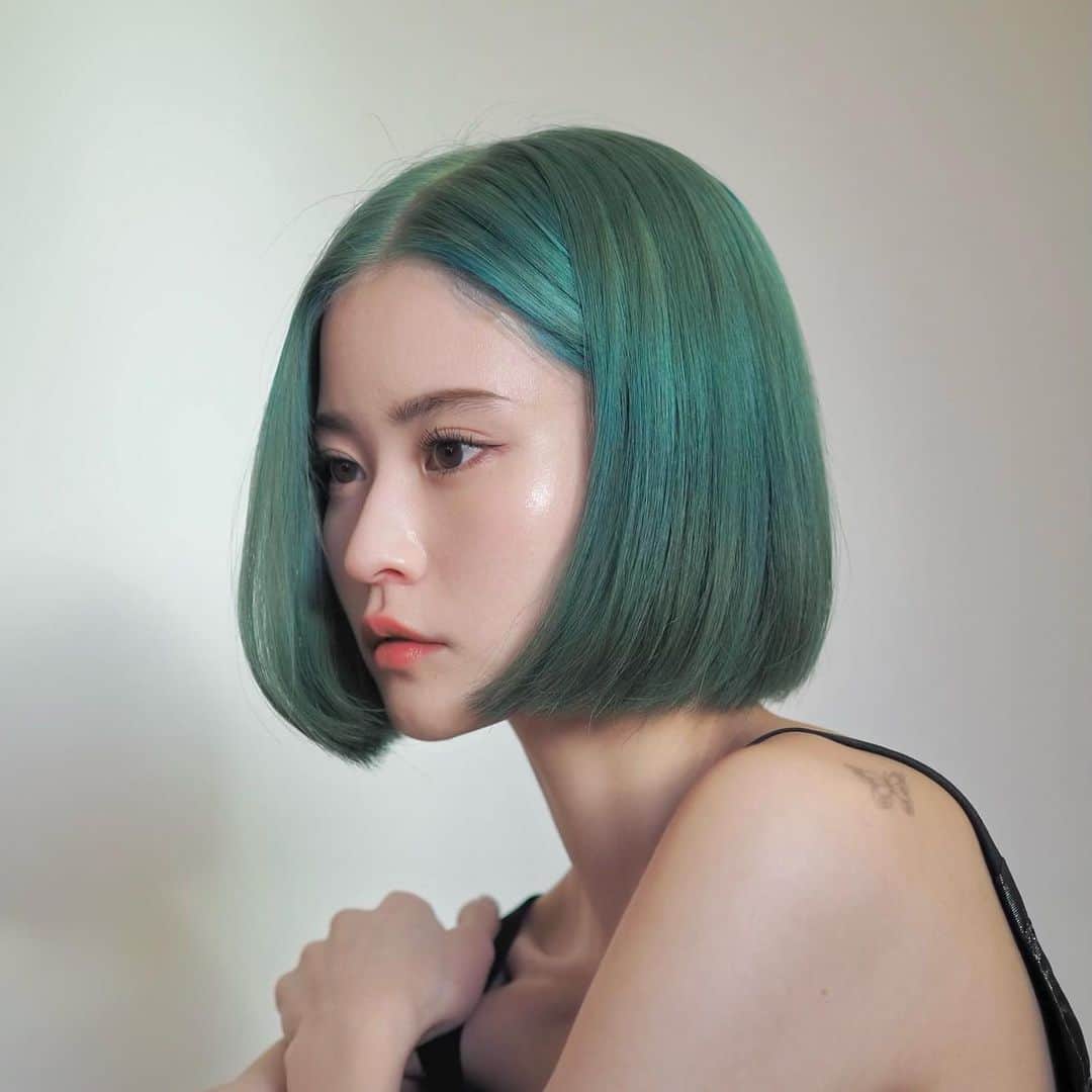 横田ひかるさんのインスタグラム写真 - (横田ひかるInstagram)「New hair color🦋🌿  "Emerald green"  Thank you @whyte_hamamoto」1月24日 21時13分 - _rncn950805