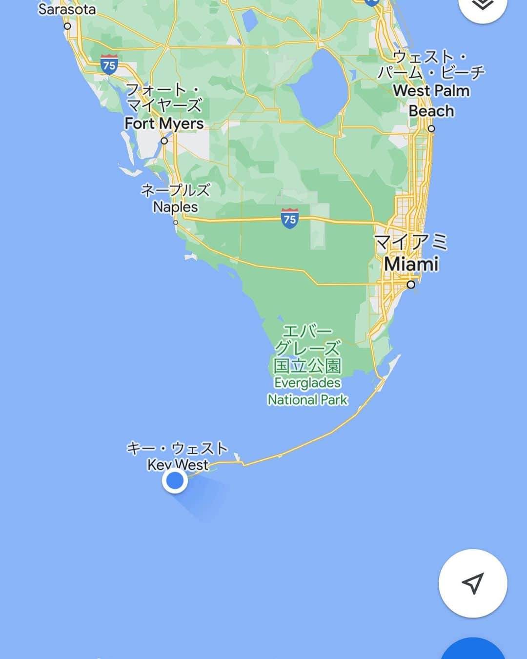 ききまるさんのインスタグラム写真 - (ききまるInstagram)「Key West 🏝 常夏🌺 . 日本が寒波ってことで寒いの嫌すぎるからアメリカの最南端フロリダのキーウェストにきた🇺🇸 . 州立公園内のビーチなんだけど 今までで見た中で1番綺麗な海🥲めちゃくちゃ水色。この海を知ってから小さい頃よく行ってた江ノ島の海が「なんだあの黒い水は」ってなる🌊 (湘南愛してる) . 体脂肪率31%のボディはこんな感じ。日本から出たらどんな容姿でも気を張らずにリラックスできる気がして嬉しい。  そしてそして綺麗な海にはやっぱり白ビキニですよね、わかる。👙 . .  ------------------------------  💠@kikigram_97 ←インスタ歴10年フォロワー42万人 💠-13kgダイエット成功 (ハイライトにまとめてあります) 💠1997.08.21 168cm 💠骨格ウェーブandナチュラル　イエベ秋 💠猫と犬との幸せな暮らし 💠事務所無所属(フリーランスインフルエンサー) →お仕事ご依頼はDMにて📩🤲🏻 💠TikTok♪、Twitter🕊も 💠KADOKAWAさんから写真集発売中 ！ 詳しくはプロフィールのURLから 💠会員制限定写真はハイライトの「裏垢」から ↑毎日投稿してます！❤︎応援よろしく❤︎ . フォロー、保存、コメント喜びます✨      　@kikigram_97   -------------------------  . #フロリダ　#フロリダ旅行 #マイアミビーチ #マイアミ旅行 #キーウェスト　#アメリカ🇺🇸 #マイアミ　#世界旅行　#海外旅行　#渡米 #海外旅行好きな人と繋がりたい #海外旅行大好き #japanesegirl #japanese #タビジョ　#女子旅　#女子旅行」1月25日 14時44分 - kikigram_97