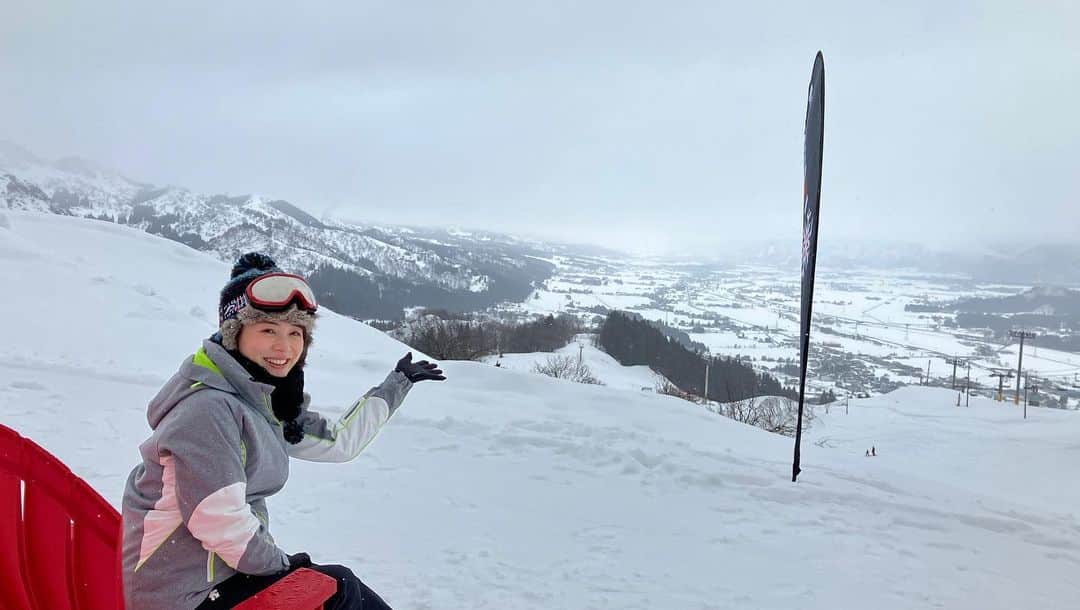 TBSアナウンサー公式さんのインスタグラム写真 - (TBSアナウンサー公式Instagram)「皆川玲奈です。 ． 今季初の雪山❄です！ ． 私はスキー派！⛷ スキーと温泉を楽しみに毎冬旅行します😊 ． ひるおびのロケで行ったこちらは、石打丸山スキー場です！ 東京を出発して1時間半後に…リフトに乗れます！笑 圧倒的なアクセスの良さにびっくりしました！ ． ロケの様子は1月26日(木)放送です！ 10時25分からぜひご覧ください☃️ ． 皆川 ． #tbs #アナグラム  #皆川玲奈 #アナウンサー #ひるおび #ロケ #石打丸山スキー場 #スキー #雪 #雪山」1月25日 18時02分 - tbs_annogram