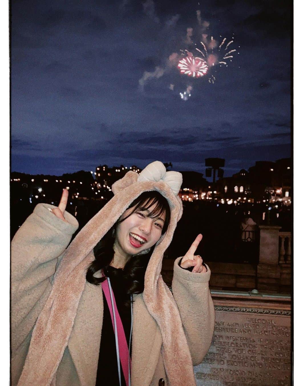 白戸ゆめのさんのインスタグラム写真 - (白戸ゆめのInstagram)「📸  このカメラアプリすごいエモい  ビリーブの場所取りで 2時間半地蔵したけど😂 シェリーメイの被り物のおかげで なんとか寒さをしのげました🧸笑  頭は1個なのに何個買ってるんだろう、、、😇」1月25日 20時21分 - yumeno.s_