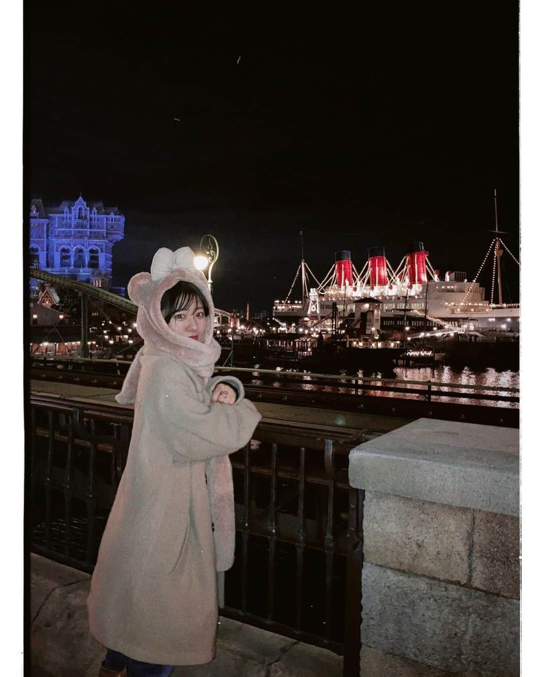 白戸ゆめのさんのインスタグラム写真 - (白戸ゆめのInstagram)「📸  このカメラアプリすごいエモい  ビリーブの場所取りで 2時間半地蔵したけど😂 シェリーメイの被り物のおかげで なんとか寒さをしのげました🧸笑  頭は1個なのに何個買ってるんだろう、、、😇」1月25日 20時21分 - yumeno.s_