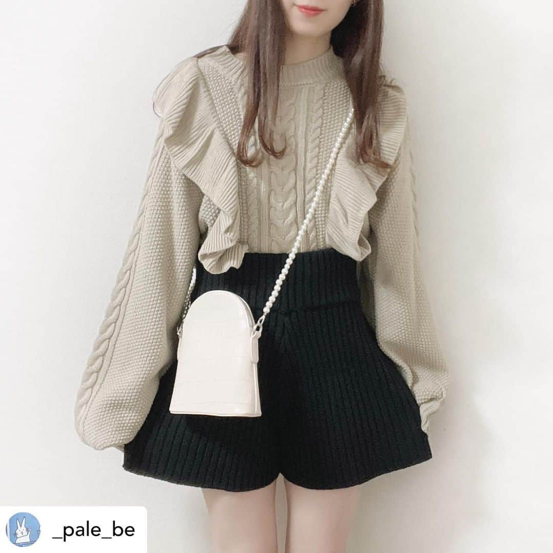 GRLさんのインスタグラム写真 - (GRLInstagram)「【👆画像をタップすると購入できるよ👆】 @_pale_be さん にGRL商品着用して頂いております💕 ありがとうございます✨ . @grl_official #グレイル #grl #プチプラ #ootd #fashion #プチプラコーデ #outfit #ファッション #可愛い #かわいい #コーデ #コーディネート #cute #大人カジュアル #カジュアルコーデ #GRL購入品 #グレイル購入品 #購入品 #grlコーデ #グレイルコーデ #ショートパンツ」1月26日 11時02分 - grl_official