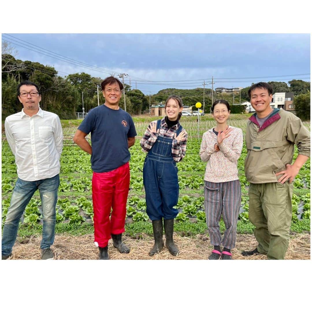 トラウデン直美さんのインスタグラム写真 - (トラウデン直美Instagram)「農村DAYS🌱  千葉県で暮らす方に、千葉での暮らしの魅力を聞きました！ 農家さん、カフェを営まれている方、移住された方、それぞれ皆さんの暮らしについて伺い、農村での豊かな生活に憧れが募るばかりです🥺  みなさん本当に優しくて、お話ししていて楽しくて！撮影の日はものすごく癒されました☺️  2枚目は安西農園の安西さんにいただいたお野菜で作った野菜スープ🥬サボイキャベツが甘くて最高に美味しかったです✨  1月と2月は都内の駅構内(東京駅、赤羽駅など)や電車の中でも見られるそうです！見かけたら、ぜひご覧になってください🐯 YouTube千葉県公式チャンネルでも見られますので「農村DAYS」で調べてみてください😉  #千葉県　#千葉 #農村 #移住 #千葉県PR」1月26日 17時58分 - naomi_trauden_