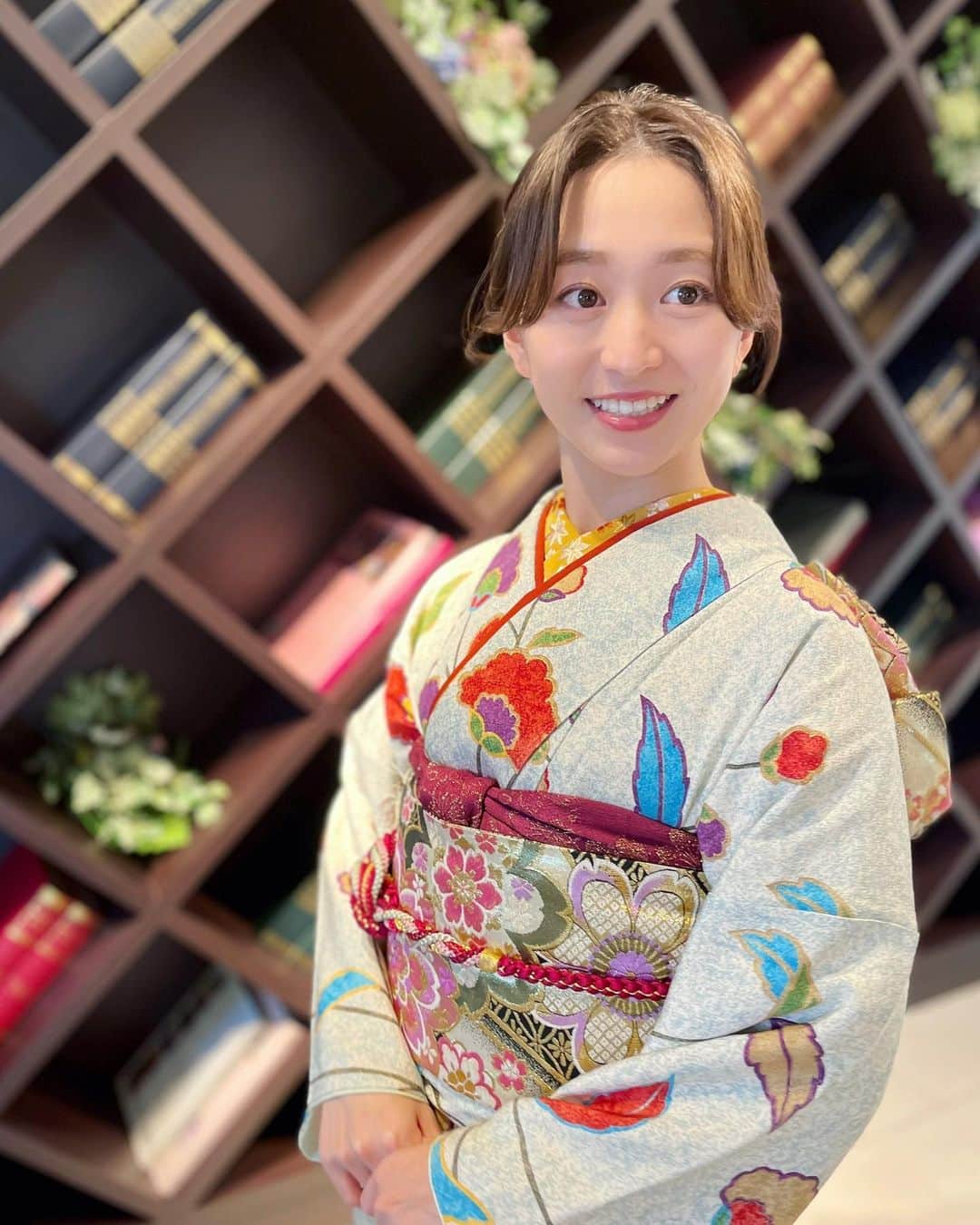 片渕茜さんのインスタグラム写真 - (片渕茜Instagram)「先日家族の用事で久しぶりに振袖を着ました。 成人式のときに着た、伯母の着物です。着物は世代を越えて受け継いでいけるので嬉しいですね(^ ^)」1月26日 18時17分 - akane_katafuchi