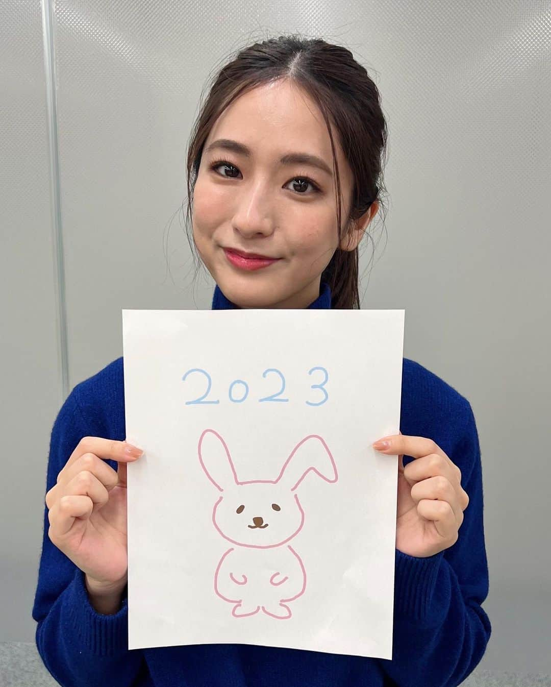 TBSアナウンサー公式さんのインスタグラム写真 - (TBSアナウンサー公式Instagram)「🎨 2023年は卯年🐰ということで、 TBSアナウンサーに「うさぎのイラスト」を描いてもらいました👏 ． 昨日ストーリーズで公開していたイラストは 「ラヴィット！」を担当している 田村真子アナウンサーの作品でした❕ ． みなさん、予想は当たっていましたか🤭？ ． 他のアナウンサーが描いたイラストも 順次公開していくので、お楽しみに🤍 ． #tbs #アナグラム  #田村真子 #アナウンサー #イラスト #卯年 #うさぎのイラスト #2023年 #新年企画」1月26日 18時31分 - tbs_annogram