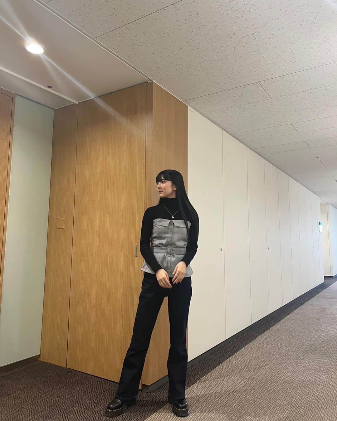 Girls²さんのインスタグラム写真 - (Girls²Instagram)「♡♡♡ 未渚美です🌷💞 ⁡ 私服〜〜🫶🏻🖤 ⁡ 冬はハイネックを着たくなる、、🌨🤍 久しぶりにイヤリング付けてみたりもしましたっ ⁡ 髪とお洋服の色合いが真逆な最最コンビの写真も載せてみるっ！！！！！！ ⁡ #LoveGenic #そんなのずるいじゃん #ByeByeBye #UNCOOL #Girls2 #ガールズガールズ #小田柚葉 #隅谷百花 #鶴屋美咲 #小川桜花 #増田來亜 #菱田未渚美  #山口綺羅 #原田都愛 #石井蘭」1月26日 18時38分 - girls2_official