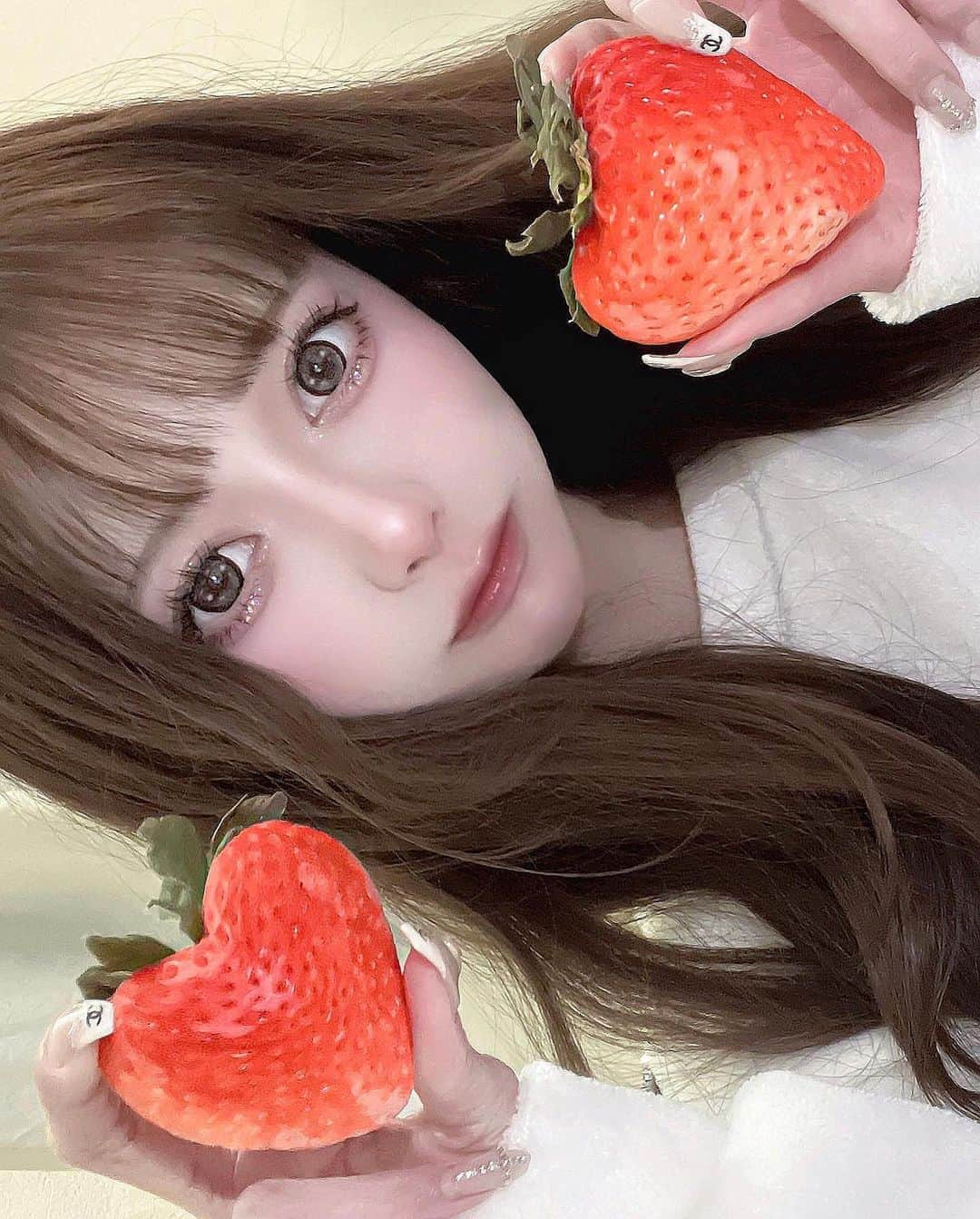 あやちゃんさんのインスタグラム写真 - (あやちゃんInstagram)「❤いちごハート🍓  めためた大っきいいちご🤍 甘くて美味しかった(,,•﹏•,,)💞  #いちご #いちごスイーツ #いちご狩り #苺スイーツ #イチゴ狩り #イチゴスイーツ #恋みのり #恋みのり🍓 #恋みのりいちご」1月26日 19時32分 - aya.you.love.r