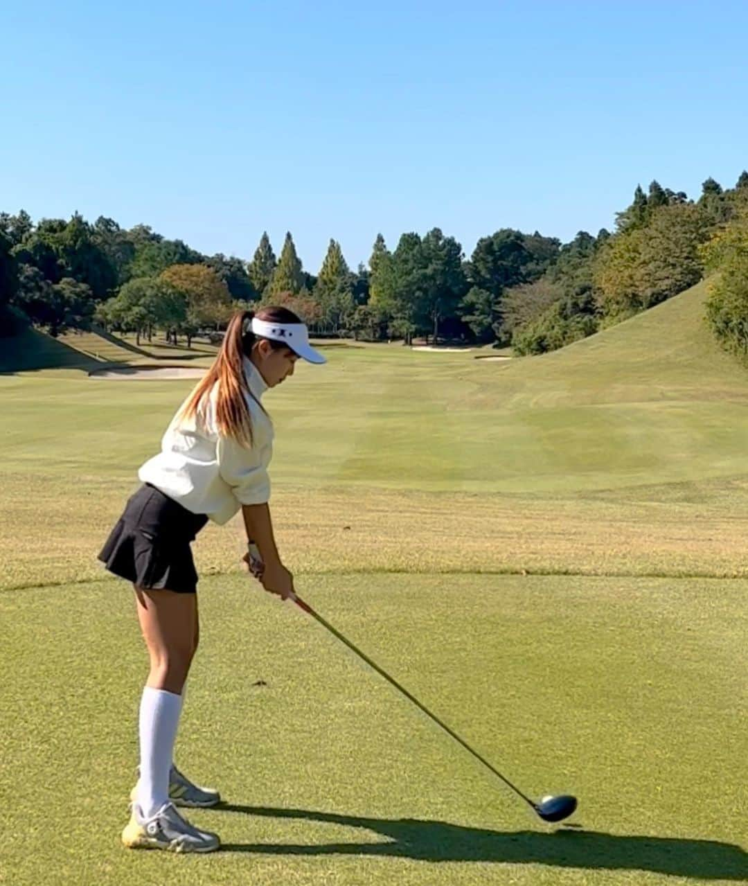 とくさきさんのインスタグラム写真 - (とくさきInstagram)「快晴ゴルフ⛳️💕 この日のコーデは、 トップス: @chucuchu_official  スカート: @chucuchu_official  サンバイザー: @chucuchu_official  シューズ: @chucuchu_official  . 丸の内倶楽部ってベストが出やすいで有名なゴルフ場なのに、この日ボールがまっすぐ飛ばなさすぎて泣きそうだった😭笑 .  #ゴルフ#ゴルフ女子#golf#golfgirl#golfswing#ゴルフスイング#sports#スポーツ#スポーツ女子#골프#골프여자#尔夫球#高尔夫#ゴルフウェア#golfwear」1月26日 20時07分 - tokusaki_golf