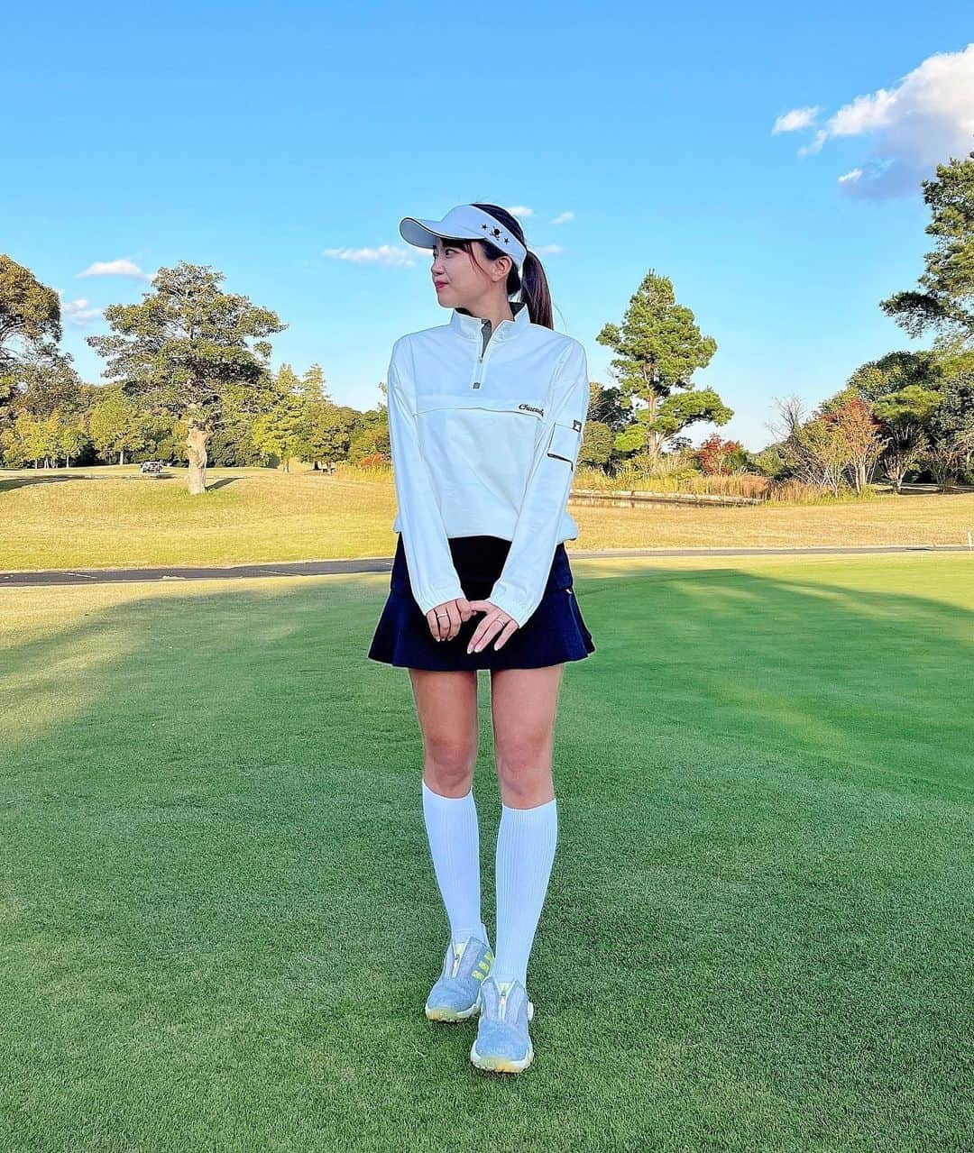 とくさきさんのインスタグラム写真 - (とくさきInstagram)「快晴ゴルフ⛳️💕 この日のコーデは、 トップス: @chucuchu_official  スカート: @chucuchu_official  サンバイザー: @chucuchu_official  シューズ: @chucuchu_official  . 丸の内倶楽部ってベストが出やすいで有名なゴルフ場なのに、この日ボールがまっすぐ飛ばなさすぎて泣きそうだった😭笑 .  #ゴルフ#ゴルフ女子#golf#golfgirl#golfswing#ゴルフスイング#sports#スポーツ#スポーツ女子#골프#골프여자#尔夫球#高尔夫#ゴルフウェア#golfwear」1月26日 20時07分 - tokusaki_golf