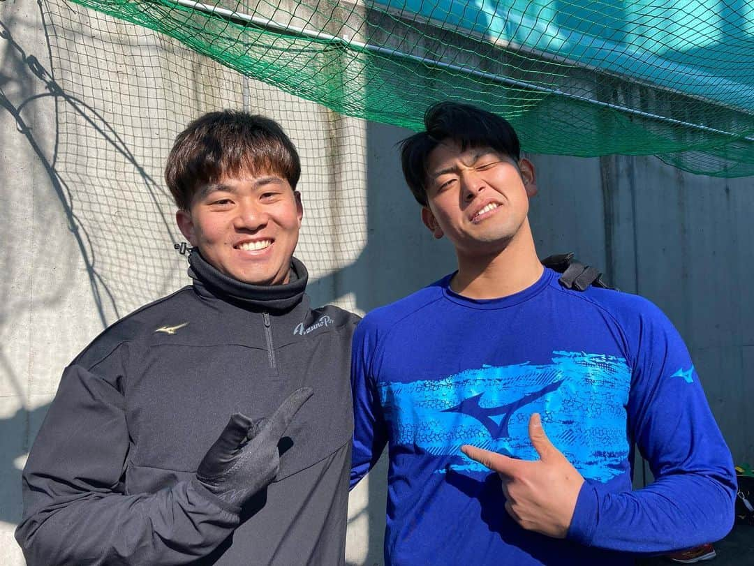 阪神タイガースさんのインスタグラム写真 - (阪神タイガースInstagram)「鳴尾浜球場で自主トレを行なっている選手たちの様子をお届けします！ #糸井嘉男 SA #井坪陽生 選手 #森下翔太 選手 #浜地真澄 選手 #川原陸 選手 #髙濱祐仁 選手 #桐敷拓馬 選手 #岡留英貴 選手 #阪神タイガース #ARE」1月26日 21時19分 - hanshintigers_official