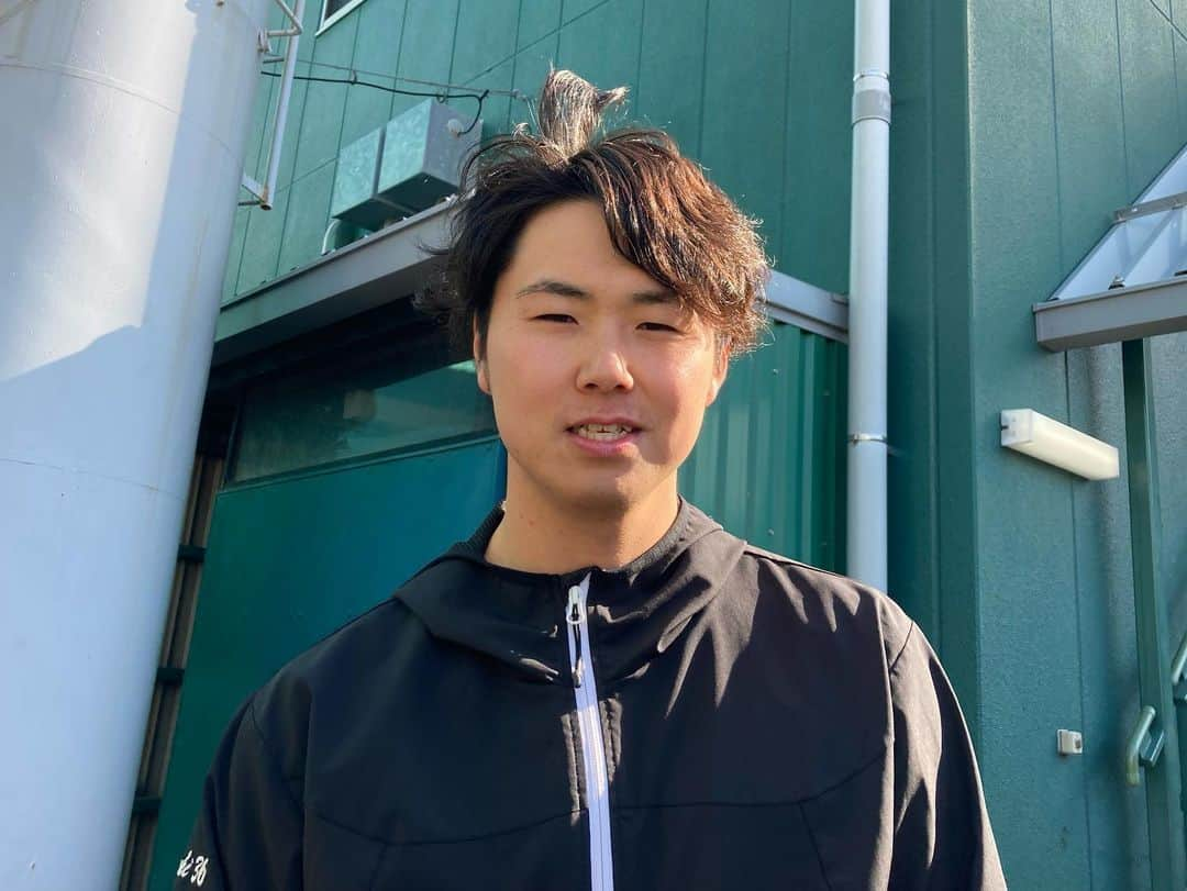 阪神タイガースさんのインスタグラム写真 - (阪神タイガースInstagram)「鳴尾浜球場で自主トレを行なっている選手たちの様子をお届けします！ #糸井嘉男 SA #井坪陽生 選手 #森下翔太 選手 #浜地真澄 選手 #川原陸 選手 #髙濱祐仁 選手 #桐敷拓馬 選手 #岡留英貴 選手 #阪神タイガース #ARE」1月26日 21時19分 - hanshintigers_official