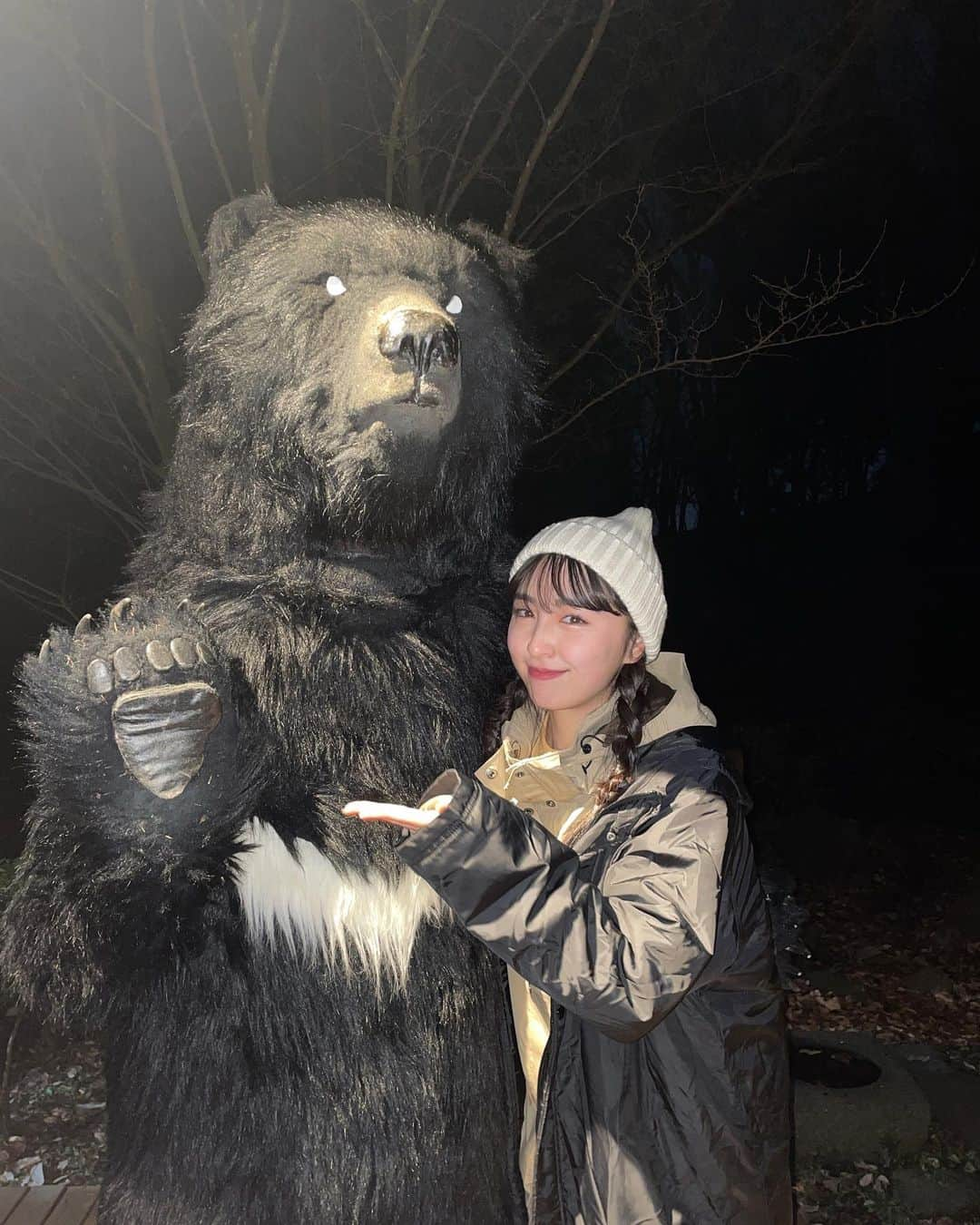 小高サラさんのインスタグラム写真 - (小高サラInstagram)「突破ファイル🐻 今回もありがとうございました！  熊さんわざわざ撮影後にもう一回外出て写真撮ってくださいました、、嬉しい、優しい！  TVerで見逃し配信もやってるのでそちらも是非！」1月26日 21時46分 - sara_odaka_official