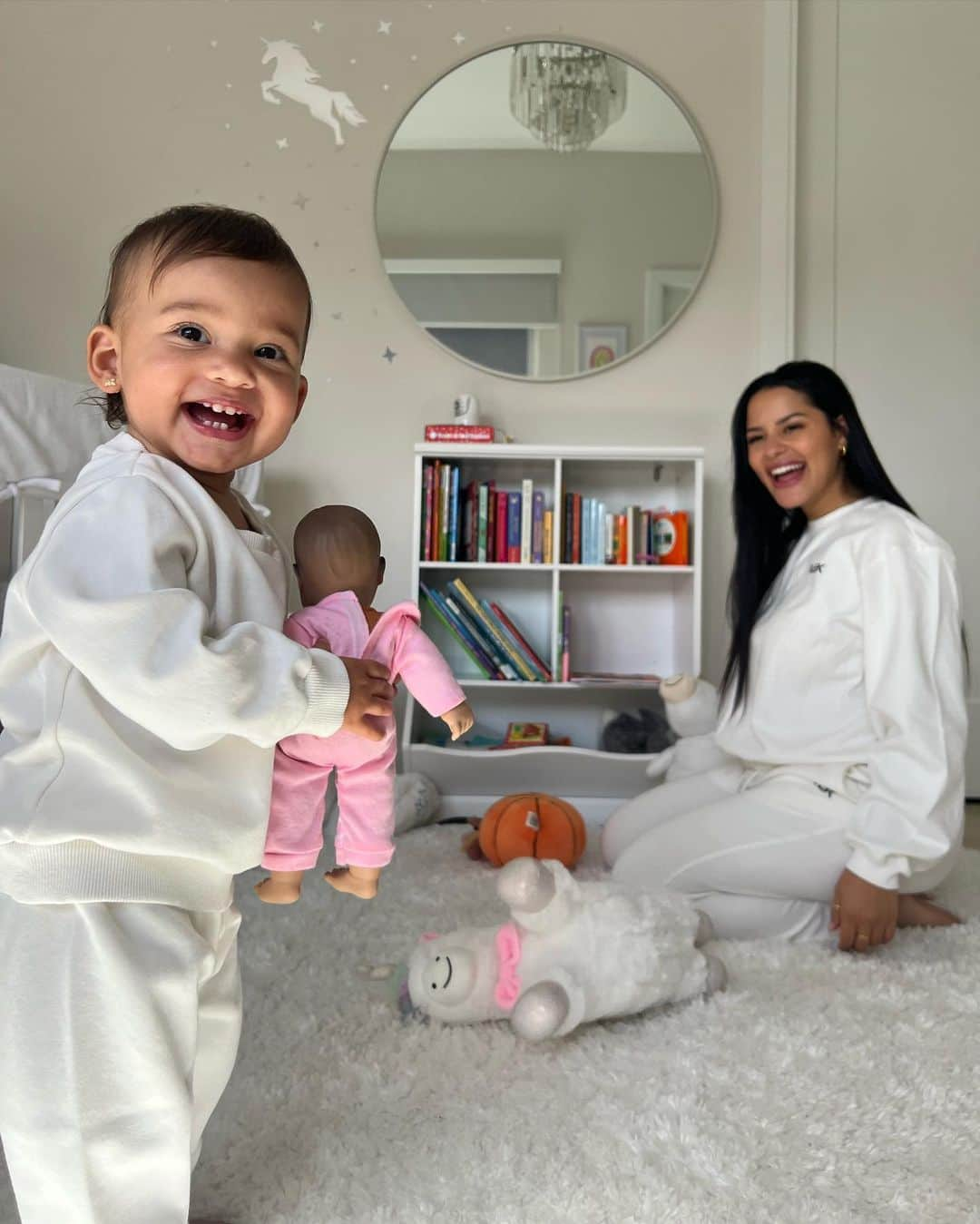 Katya Elise Henryさんのインスタグラム写真 - (Katya Elise HenryInstagram)「Girls just wanna have fun!! 😍😍 WE RESTOCKED THE @wbkfit LOUNGE COLLECTION !! The most comfortable, ZYA APPROVED, sets are back baby!! 🥳🥳」1月27日 1時01分 - katyaelisehenry