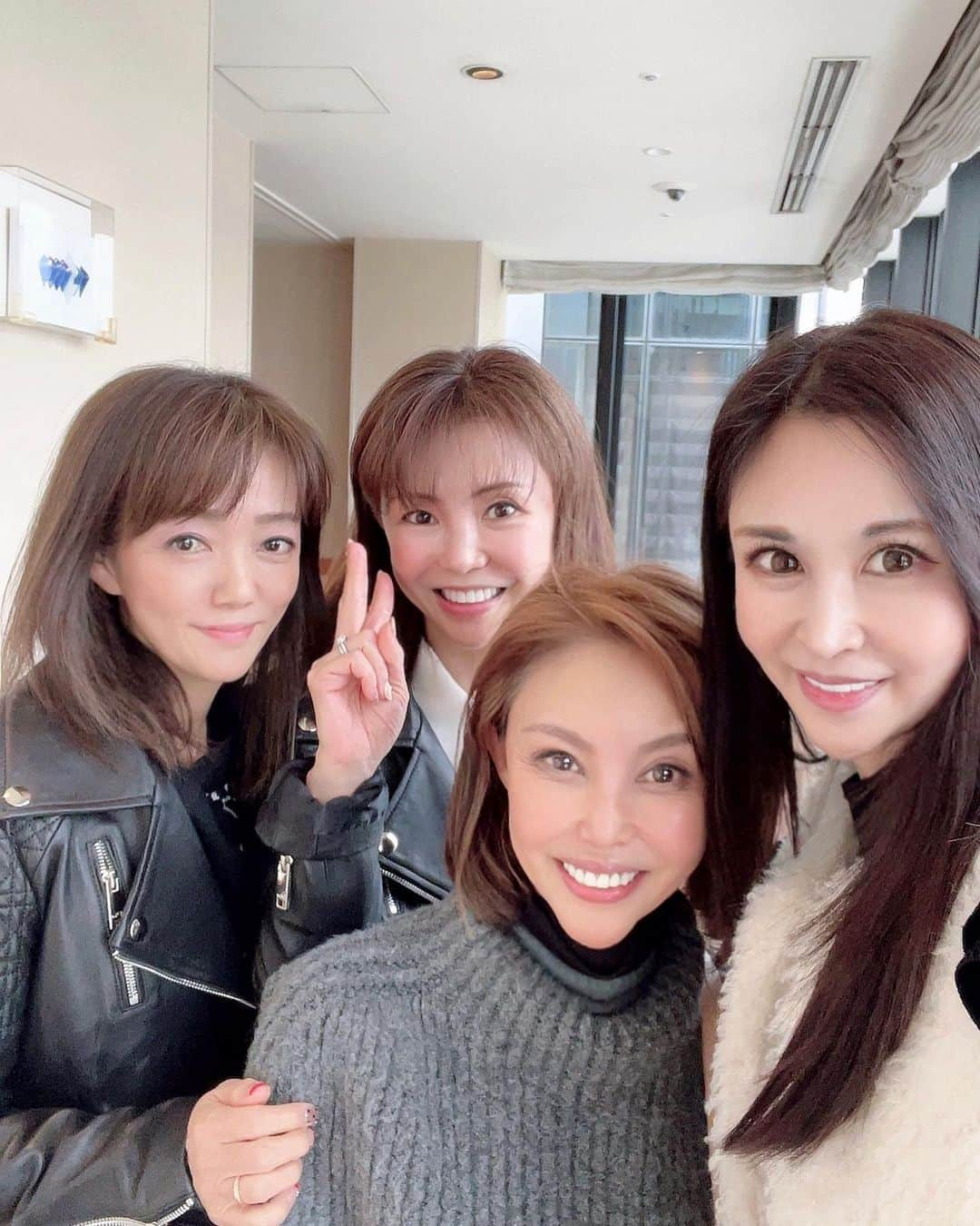 越野矢素子さんのインスタグラム写真 - (越野矢素子Instagram)「恵子さんの大親友のまゆみさんとえつこさんのランチ会にご一緒させて頂きました❤️ 主婦トーク楽しかったです🤗 こうしてランチに行ける事も感謝ですね♪」1月27日 15時23分 - loversyaso