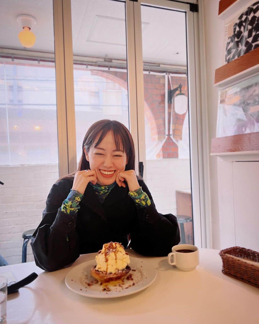 本田翼さんのインスタグラム写真 - (本田翼Instagram)「🧁 ひさしぶりのザキ @karen_miyazaki_official と パイがおいしいcafe☕️🥧 うま〜💣💥 こういうとこ久しぶりに行った〜 もっと行きたいけど家がすきだ〜」1月27日 17時37分 - tsubasa_0627official