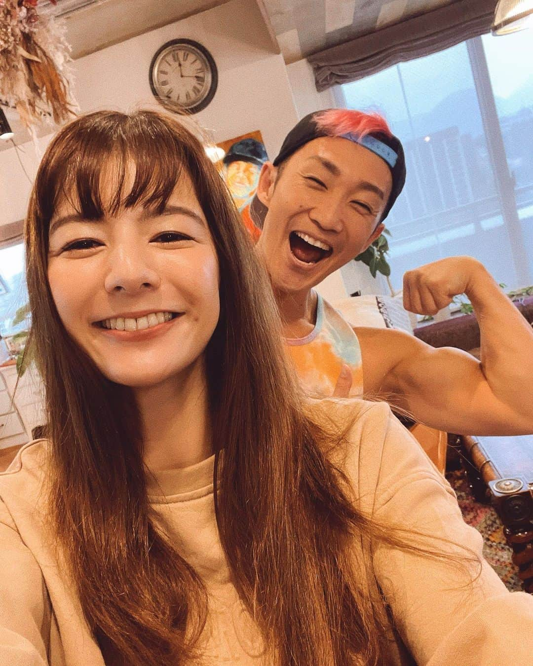 スザンヌさんのインスタグラム写真 - (スザンヌInstagram)「今年初 #スガトレ @sgaaaash_23 💪 2023年も心と身体の健康第一で頑張りたいとこです☺️🌈 正月酒太り（インスタで出て来たよそこの酒太りに悩む女性必見だって当てはまりすぎてこわい。笑） もようやく元に戻り、お腹も帰ってきたおかえり😌  歯医者さんの定期検診も行けて 領収書の整理も出来て今日はやりたいこと出来た日🪥 ぬくぬくアウターお布団みたいですねって先生たち褒めてくれた🫶 @fanfan_closet のエコファーコート あったかすぎて最近は色違い形違いを毎日着てる⛄️」1月27日 18時39分 - suzanneeee1028