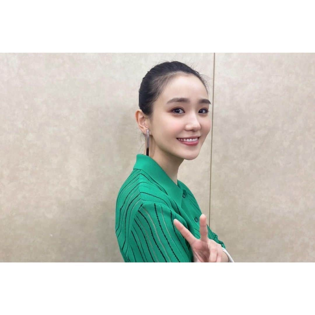 奈緒さんのインスタグラム写真 - (奈緒Instagram)「. 2023年になってあっという間に1月も後半ですね😳 今年もよろしくお願いします。 先日、映画『#マンホール』の 完成披露試写会がありました🎬 観に来てくださった皆様 ありがとうございました。 『＃マンホール』おもしろいです。 早く観ていただきたい…☺️ 2月10日の公開をお楽しみに！ . dress @31philliplim  accessories @hpfrance_official  . #マンホール #熊切和嘉 監督」1月27日 18時53分 - sunaosquare