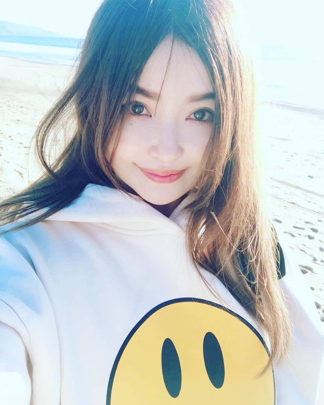 平子理沙さんのインスタグラム写真 - (平子理沙Instagram)「キラキラした波をしばらく見つめていたら、とってもリラックスできました😃❣️❣️  🌊😆🌴🏖☀️🐙💕🥰🌈❤️🐳  #zumabeach#LA#lifestyle #travel#fashion#beauty#risahirako #平子理沙」1月28日 18時59分 - risa_hirako