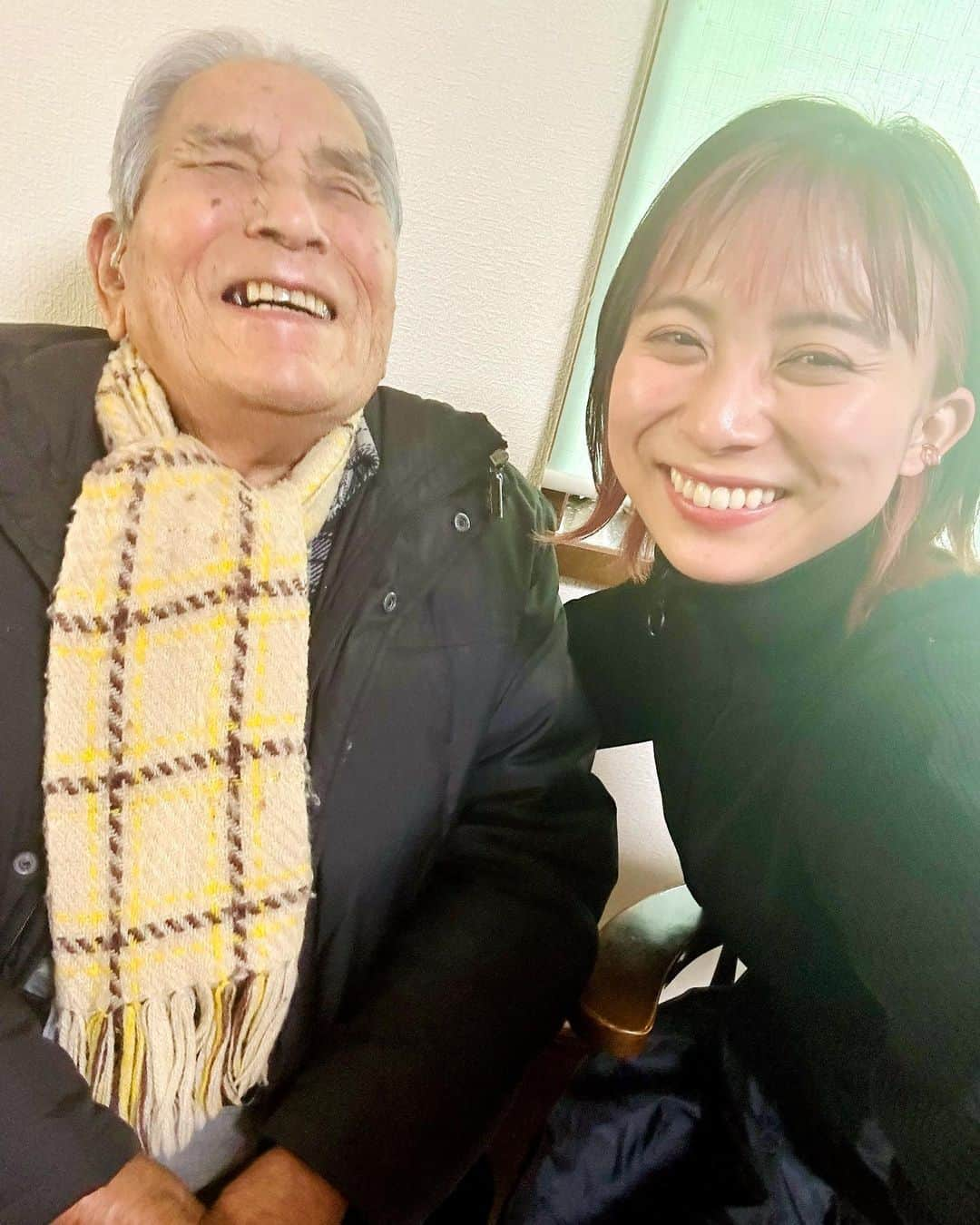 山本雪乃さんのインスタグラム写真 - (山本雪乃Instagram)「💖 冬休みは母とスーパー銭湯に行ってアカスリをしたり、 じいちゃんやおばちゃんと香川にうどんを食べに行ったりしました🍤 そんなに特別なことはしていないですが、 岡山の人や空気に癒された時間でした^ ^  毎度のことですが、 じいちゃんとがっちり握手をして パワーをもらいましたよ😊  さっそく明日からロケです！！ ピンク髪からピンクジャケットへ！  改めて、来週からどうぞよろしくお願いします🐥」1月28日 20時47分 - yukino_yamamoto5