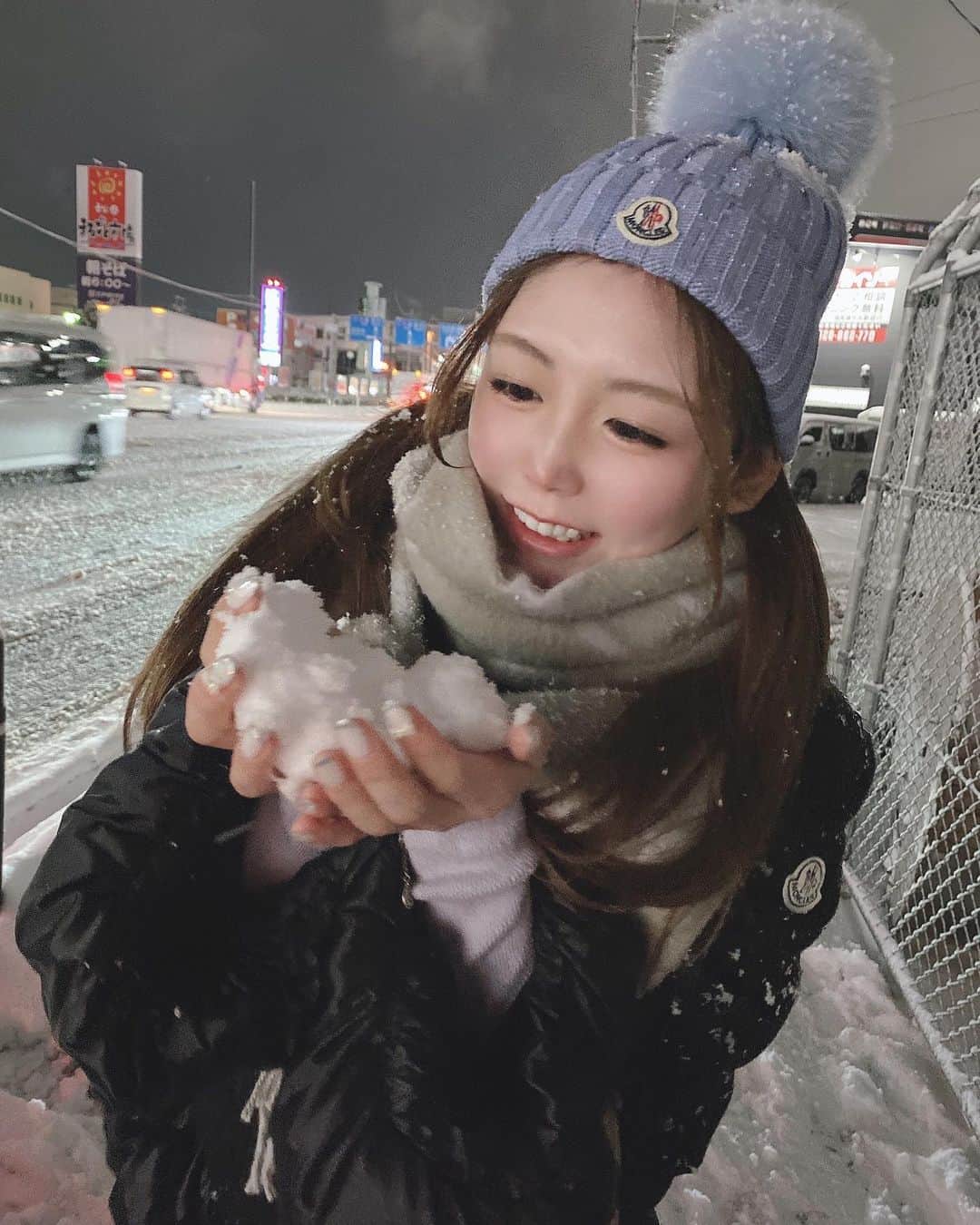水瀬琴音さんのインスタグラム写真 - (水瀬琴音Instagram)「❄️❄️❄️ ・ 毎日寒いね🥹  また雪降ってる場所に旅行行くから、 お洋服どうしようかな〜って 毎晩わくわくしながら考えてるの😂💓 ・ ・ ・ #winter #snow #⛄」1月28日 21時29分 - kotone_dayo___