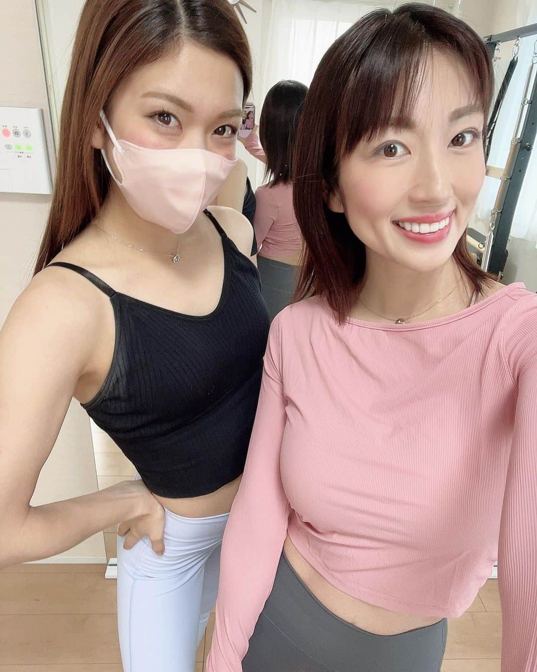 庄司ゆうこさんのインスタグラム写真 - (庄司ゆうこInstagram)「中目黒にあるピラティススタジオ @studio_ivy_pilates で体幹トレーニング！！ ピラティスってヨガとまた全然違うから地味にキツくて難しいんだけどコツを掴んだら楽しい🧡 @sa27kikiki さきちゃんが可愛くて分かりやすく丁寧に教えてくれるから楽しく出来てます✨ いつもありがとう😊❤️ #ピラティス#ピラティス女子 #ピラティスインストラクター #ピラティススタジオ#中目黒#体幹#体幹トレーニング#トレーニングウェア#筋トレ#筋トレ女子 #ダイエット」1月28日 22時17分 - yuko.shoji