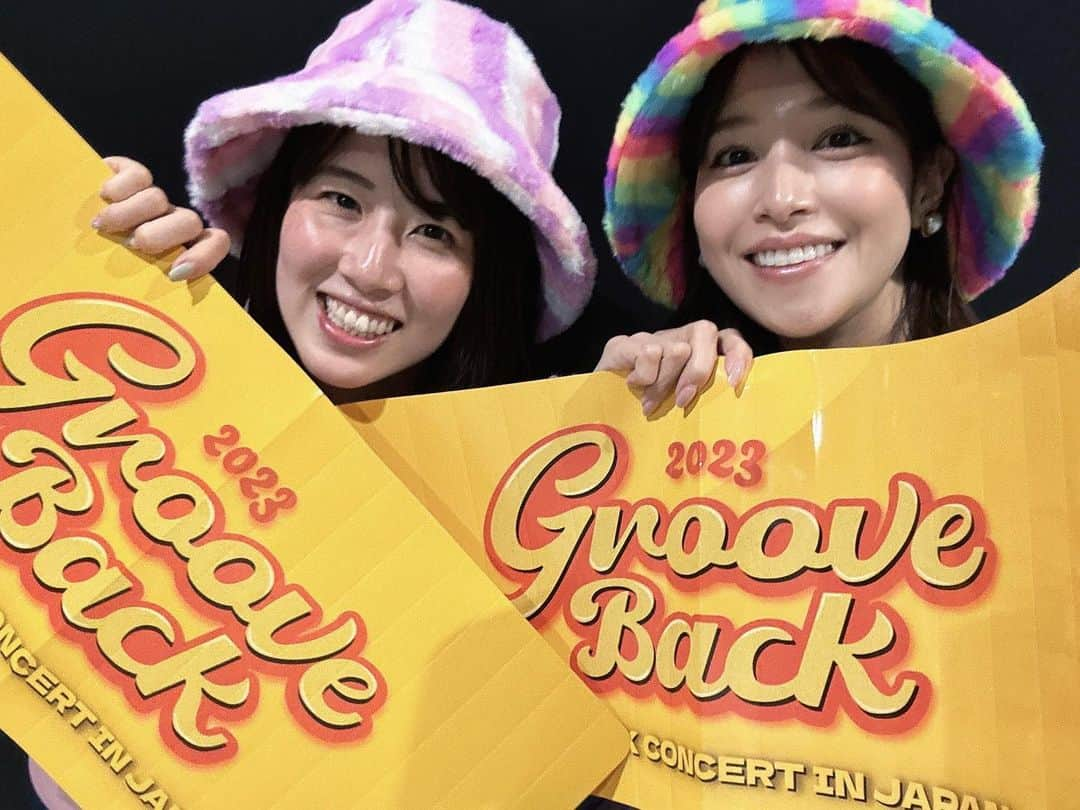 鷲見玲奈さんのインスタグラム写真 - (鷲見玲奈Instagram)「. 友人とJ.Y ParkさんのライブGroove Backに参戦してきました✨  久しぶりの声出し解禁🥹  最初は恐る恐るでしたが、パークさんの素晴らしいパフォーマンスに、気づけば思わず叫んでいました☺️  やっぱりライブっていいですね！ 声を出していて思わずうるっときてしまった🥹  それにしても、51歳とは思えないエネルギッシュなステージ！！ なんと、アンコールのタイミングを除いて、公演中は一度もステージ袖にはけなかったんですよ！？ VTRも挟まず、ひたすら歌とダンスで魅了するパークさん。  さすがとしか言いようがありません✨ 本当に良いものが見られて良かったです…！！！  もちろん、NiziUちゃんも見られましたよ😍🌈(ニナちゃん、お大事に🥺)  #jypark #GrooveBack #NiziU」1月28日 22時49分 - sumi__reina