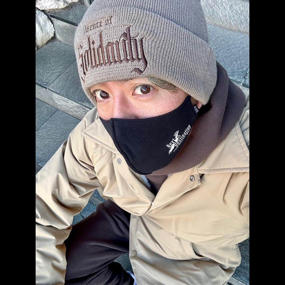 木村拓哉さんのインスタグラム写真 - (木村拓哉Instagram)「⁡ ⁡ ⁡ 「２日ぶりの散歩。 今日は比較的に暖かくて、ほのぼの日曜日って感じが…。 そんな中8400歩❕ 気持ち良かったです。」 ⁡ PEACE‼︎ ⁡ STAYSAFE! ⁡ 拓哉 #木村拓哉 #TakuyaKimura」1月29日 13時54分 - takuya.kimura_tak