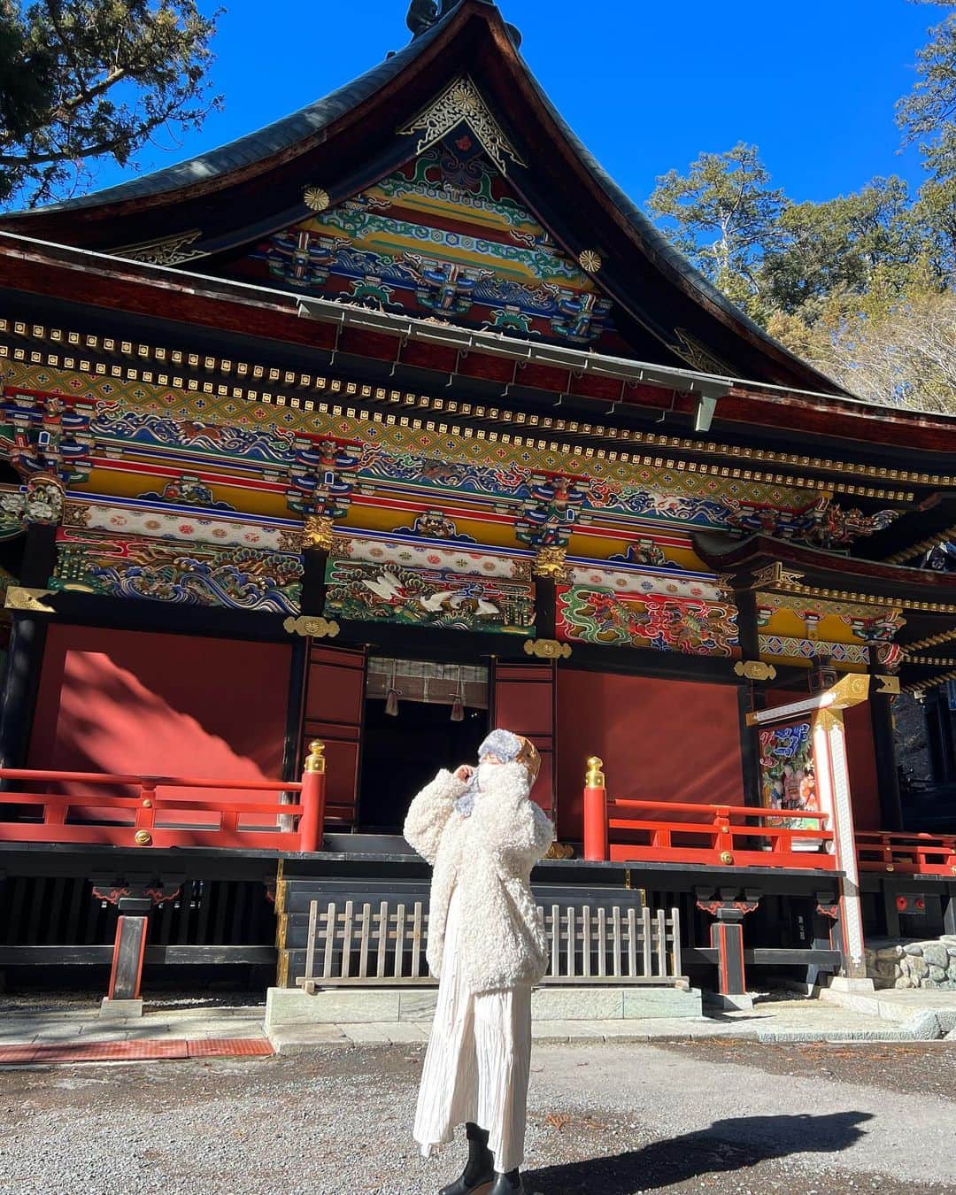 山田菜々さんのインスタグラム写真 - (山田菜々Instagram)「三峯神社へ✨  いつも同じメンバーで行くねんけど、 誰かが行こって言うといつもその場で ぽんぽんっと予定が決まって決行されるの🤔✨  だからなんとなく行きたくなったときが タイミングだと思って行ってます😌🫰🏻  すごい快晴で思ってたよりあったかくて、 片道3時間ちょいのドライブだけど 楽しく過ごせましたっ♡  急遽お友達たちが前日に泊まりにくることになって 7:00に起きて8:00出発のはずが 誰も起きれず8:00に起きたけど 日曜日だし問題なーしっ！笑  2.3枚目がお気に入りです✨」1月29日 22時12分 - tannana.yamada