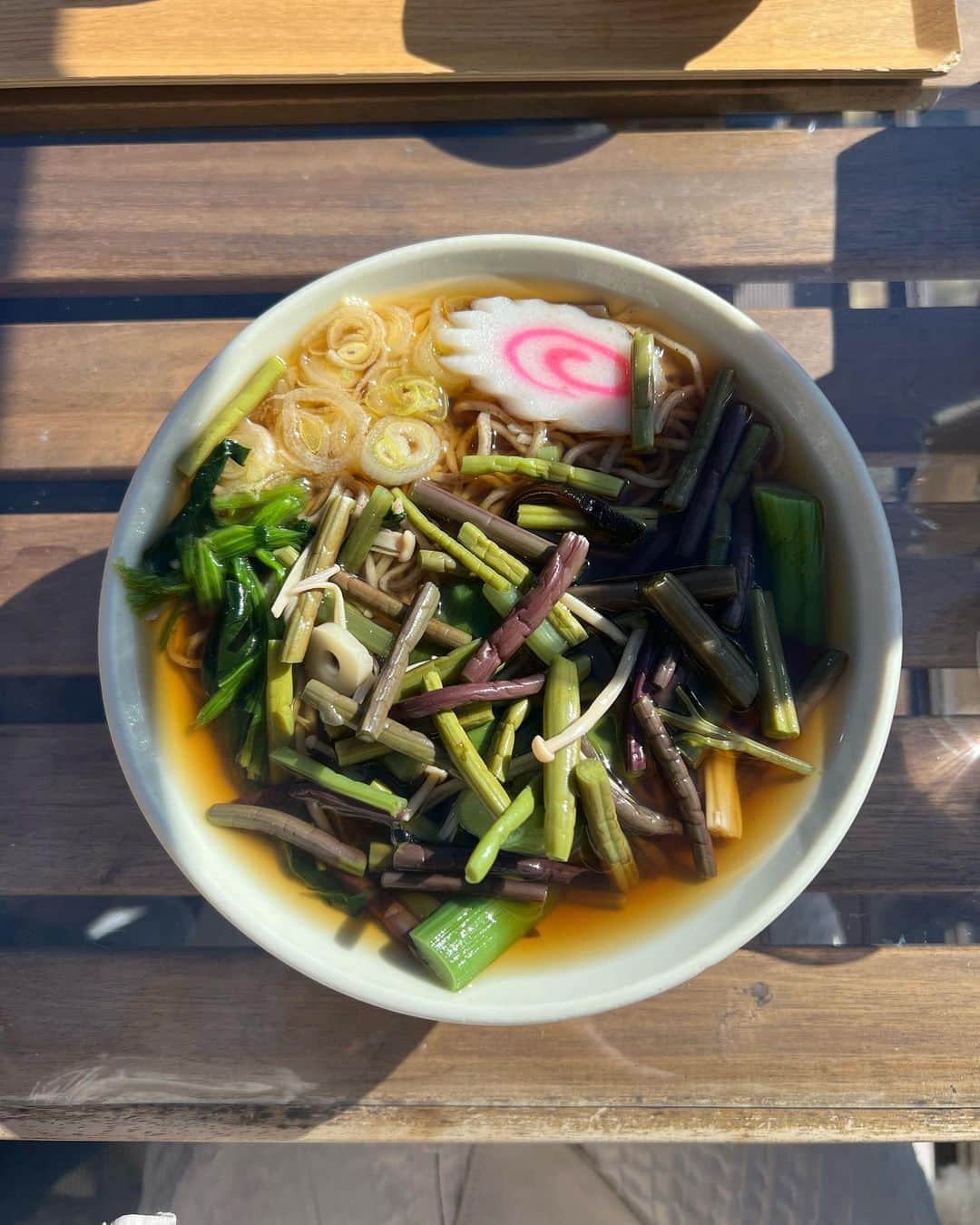 山田菜々さんのインスタグラム写真 - (山田菜々Instagram)「三峯神社へ✨  いつも同じメンバーで行くねんけど、 誰かが行こって言うといつもその場で ぽんぽんっと予定が決まって決行されるの🤔✨  だからなんとなく行きたくなったときが タイミングだと思って行ってます😌🫰🏻  すごい快晴で思ってたよりあったかくて、 片道3時間ちょいのドライブだけど 楽しく過ごせましたっ♡  急遽お友達たちが前日に泊まりにくることになって 7:00に起きて8:00出発のはずが 誰も起きれず8:00に起きたけど 日曜日だし問題なーしっ！笑  2.3枚目がお気に入りです✨」1月29日 22時12分 - tannana.yamada