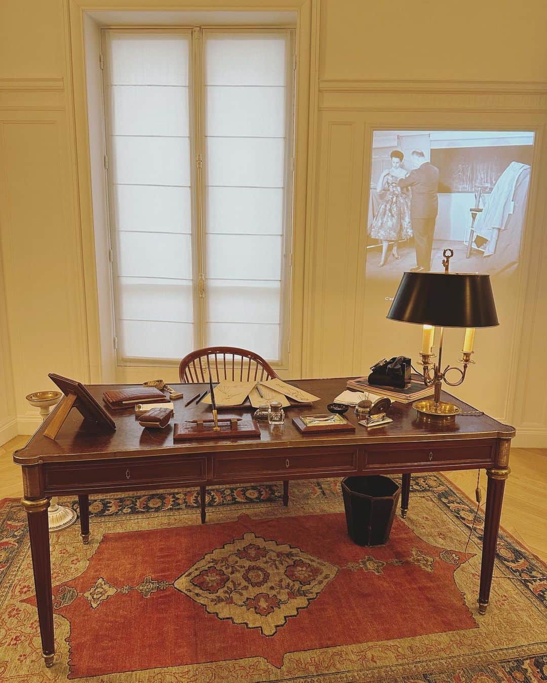 新木優子さんのインスタグラム写真 - (新木優子Instagram)「最終日に行った #LaGalerieDior  Monsieur Dior が当時この場所にいたんだなぁと感じられる素敵な展示がたくさんあって胸がいっぱいになりました。 展示されている作品が定期的に変わるのでまた行く楽しみも☺️♡」1月29日 22時47分 - yuuuuukko_