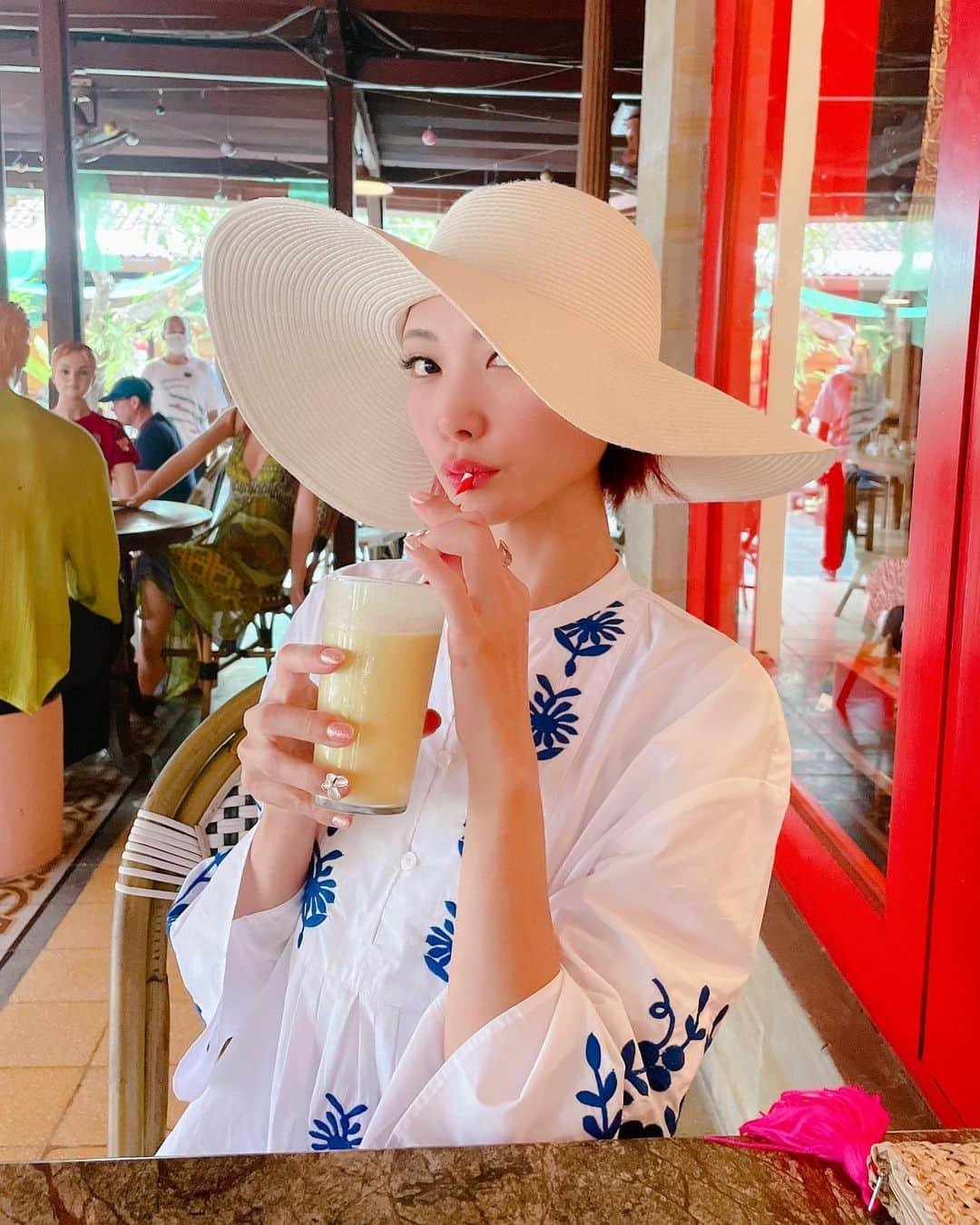 坂井雪乃さんのインスタグラム写真 - (坂井雪乃Instagram)「Shopping day🛍️🎁👗👙💓  バリ滞在中に丸一日使ってお買い物に行ってきました😆✌️  Made in BALIの日本には無い素敵なデザインのお洋服やビキニを沢山ゲットできて本当に楽しくて幸せなお買い物dayでした🛍️💓  8枚目のココナッツジェラートが美味しすぎて毎日食べたいくらいだよー🥥🍨😭✨✨  #BALI #バリ #お買い物 #shopping  #shoppingday  #yukino_travels」1月30日 13時41分 - yukino_sakai