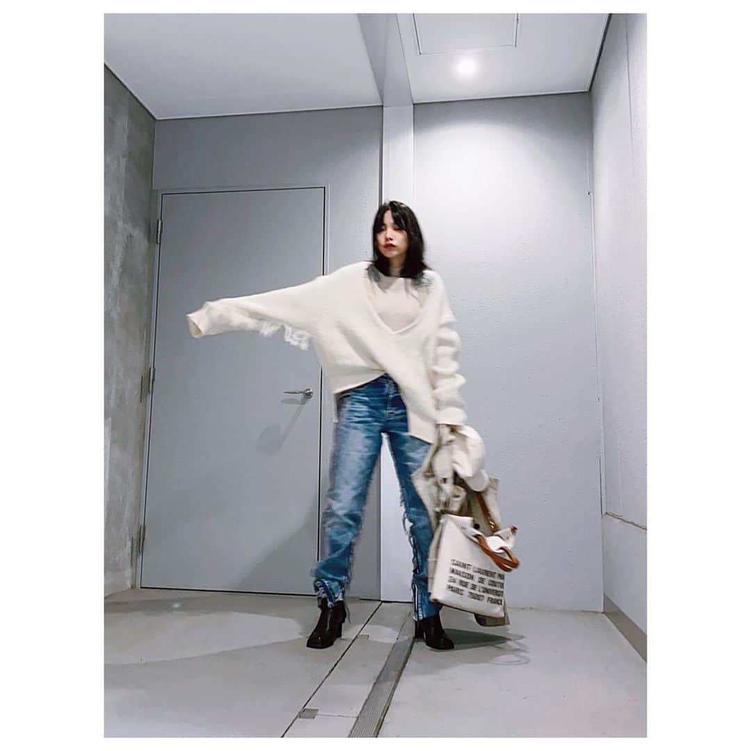 のん（能年玲奈）さんのインスタグラム写真 - (のん（能年玲奈）Instagram)「私服。 ニットが好きだから冬は嬉しいけど、寒すぎると困るね。 あったかくおめかししよー🐇  #ootd」1月30日 20時41分 - non_kamo_ne