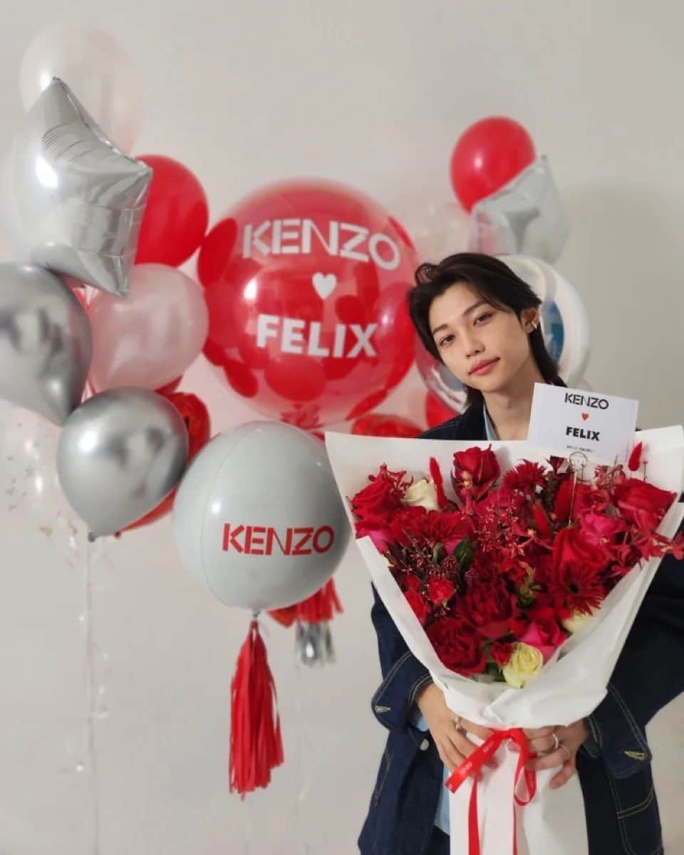 Stray Kidsさんのインスタグラム写真 - (Stray KidsInstagram)「Kenzo♥️ x Felix💙 #ad #straykids #felix #Kenzo」1月30日 20時46分 - realstraykids