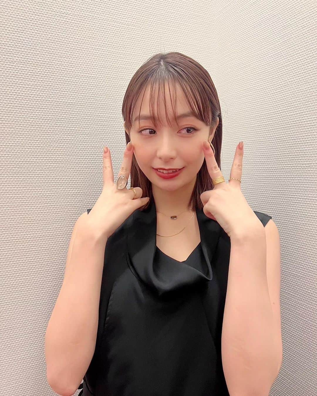 宇垣美里マネージャーさんのインスタグラム写真 - (宇垣美里マネージャーInstagram)「本日、『テンピュール（Ｒ）の新製品、新CM発表会』に参加しました🛌  寝た瞬間に包み込み、寝返りしてもしっかり支えてくれ、 Zero-G の状態だと浮いてるような気持ちになるマットレス🫣✨  是非、体験してみてください ✨」1月31日 16時35分 - ugakimisato.mg