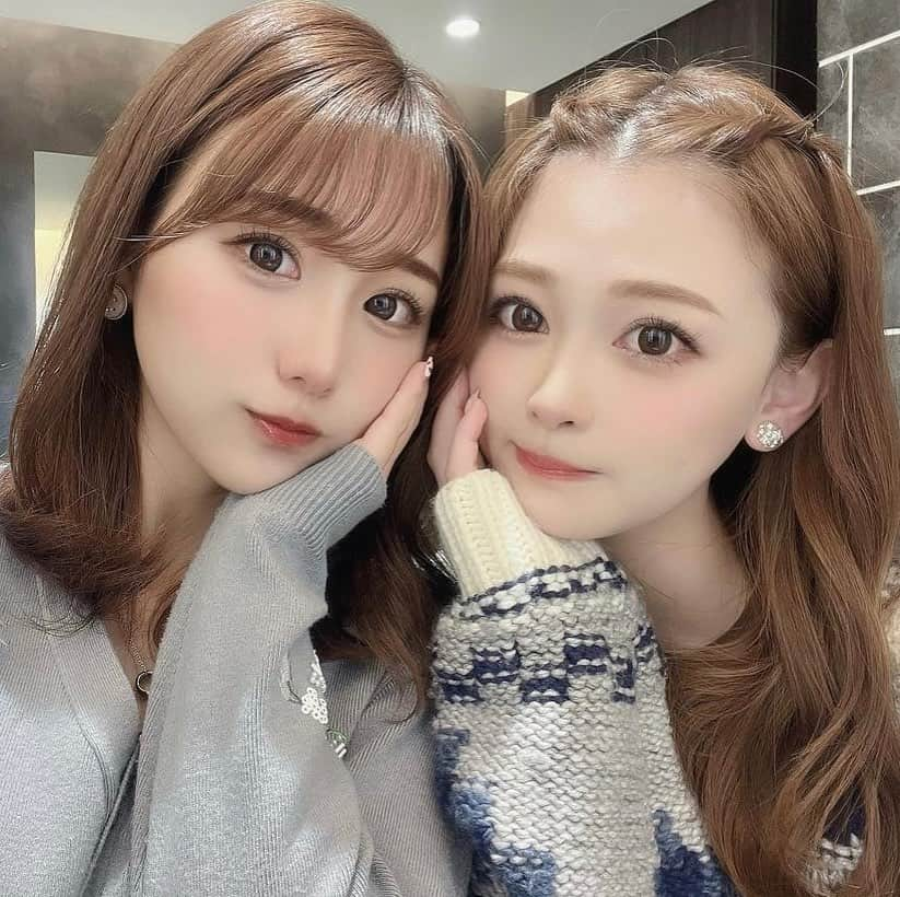 美女美容事情さんのインスタグラム写真 - (美女美容事情Instagram)「《素敵な美女2人組😍💖》⁠ *⠀⠀⠀⠀⠀⠀⁠⠀⁠⠀⁠⠀⁠⠀⁠ 今回ご紹介させて頂きますのは!!👀❤️⁠⠀⁠⠀⁠⠀⁠⠀⁠ ୨୧かとこ୨୧さん<@katoco0326>、てぃーさん<@rinatea_25> の素敵なお写真📸⠀⁠⠀⁠⠀⁠ *⠀⁠ かわいい素敵な2人組でランチ🍰✨ 透明感があり見惚れてしまいますね☺️💓⠀⠀⠀⁠⠀⁠⠀⁠⠀⁠⠀⁠ *⠀⁠⠀⁠⠀⁠⠀⁠⠀⁠ ୨୧かとこ୨୧さん<@katoco0326>、てぃーさん<@rinatea_25> 素敵な投稿をありがとうございました☺️📸✨⠀⁠ ୨୧かとこ୨୧さん、てぃーさんのアカウントには他にも素晴らしい投稿が沢山ありますので是非覗いてみてくださいね💁‍♀️💙⁠ ⁠ ⠀⠀⁠⠀⁠⠀⁠⠀⁠ △▼△▼△▼△▼△▼△▼△▼△▼△▼ ⁠⠀⁠⠀⁠⠀⁠ ❤️🧡💛「ビジョビ (美女美容事情)」💚💙💜⠀⠀⠀⠀⠀⠀⠀⠀⠀⠀⠀⠀⠀⠀⁠⠀⁠⠀⁠⠀⁠⠀⁠⠀⁠ 👇掲載ご希望の方は👇⠀⠀⠀⠀⠀⠀⠀⠀⠀⠀⠀⠀⠀⠀⠀⁠⠀⁠⠀⁠⠀⁠⠀⁠⠀⁠ @b_b_j.jタグ付けと🖤 #ビジョビ ⁠⠀⁠ 🖤タグ付けお願いします⠀⠀⠀⠀⠀⠀⠀⠀⠀⠀⠀⠀⠀⠀⠀⁠⠀⁠⠀⁠⠀⁠⠀⁠⠀⁠ △▼△▼△▼△▼△▼△▼△▼△▼△▼ ⁠⠀⁠ #美女#美人#カフェ#ランチ #透明感#ヘアスタイル#お洒落 #インスタ美女#インスタ美人」1月31日 17時43分 - b_b_j.j