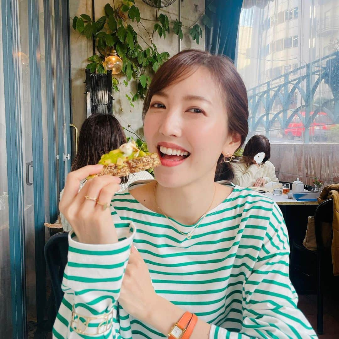 小澤陽子さんのインスタグラム写真 - (小澤陽子Instagram)「🥑🥪💚🌿🌵🥗🥒🍐  いつだかのアボカドトースト🥑 最高でした🥹💚  たまぁ〜に、家で再現してみています🍞笑  #全力脱力タイムズ #美食遺産 で #昔取り上げていたお店」1月31日 19時12分 - yoko.ozawa729