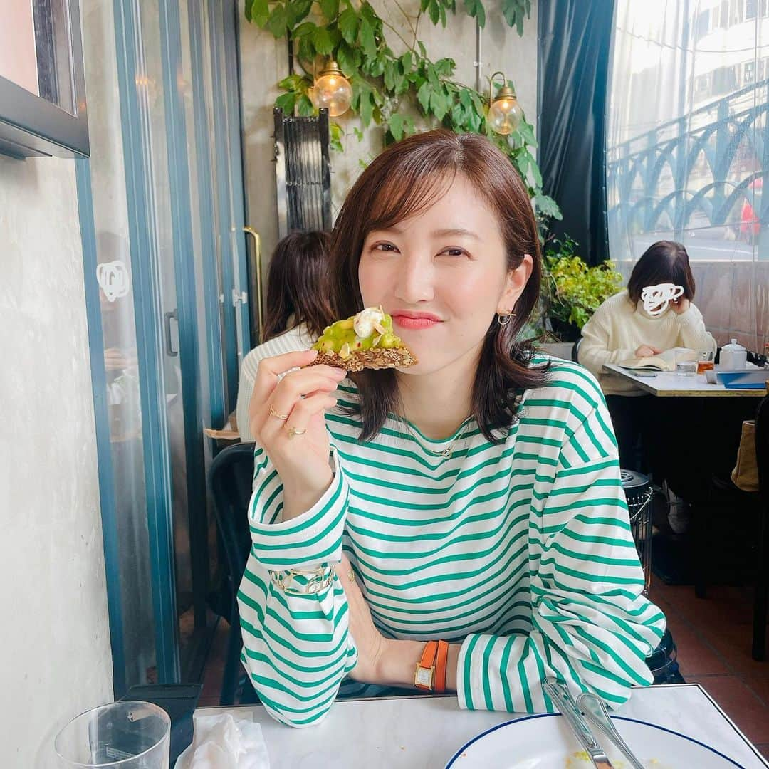 小澤陽子さんのインスタグラム写真 - (小澤陽子Instagram)「🥑🥪💚🌿🌵🥗🥒🍐  いつだかのアボカドトースト🥑 最高でした🥹💚  たまぁ〜に、家で再現してみています🍞笑  #全力脱力タイムズ #美食遺産 で #昔取り上げていたお店」1月31日 19時12分 - yoko.ozawa729