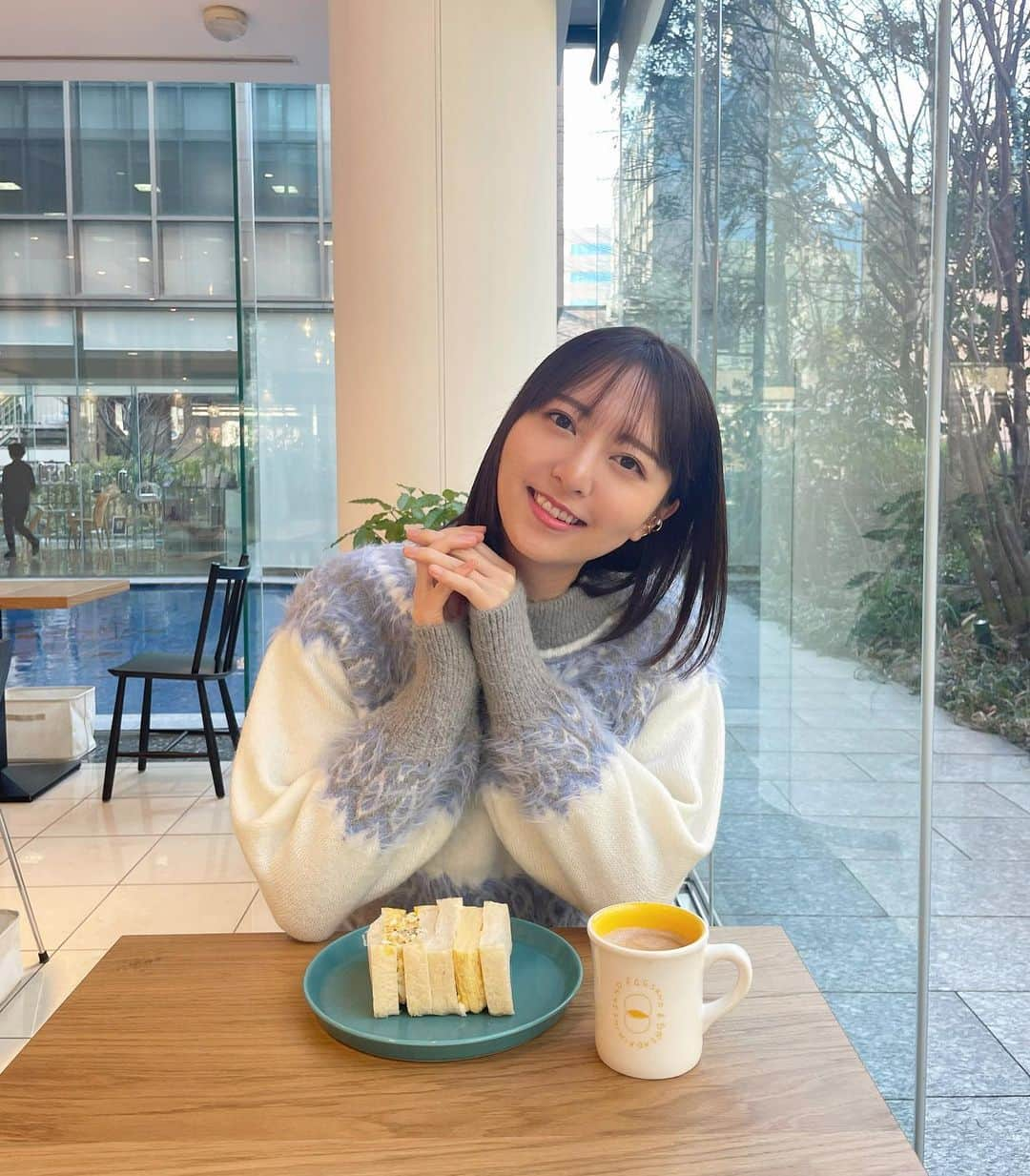 森保まどかさんのインスタグラム写真 - (森保まどかInstagram)「⁡ お茶しました🍳 普段あまり着ない色味のニット！」1月31日 19時37分 - madokamera_48