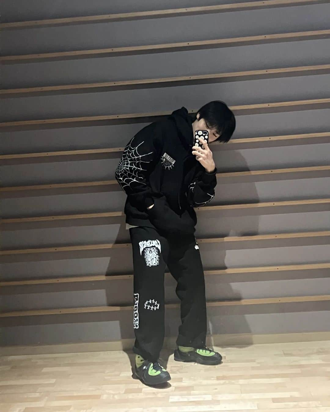 Stray Kidsさんのインスタグラム写真 - (Stray KidsInstagram)「세상 화려한 오늘의 연습복 #광고#StrayKids#STAY#OOTD#IN스타그램#🦊」2月1日 0時17分 - realstraykids