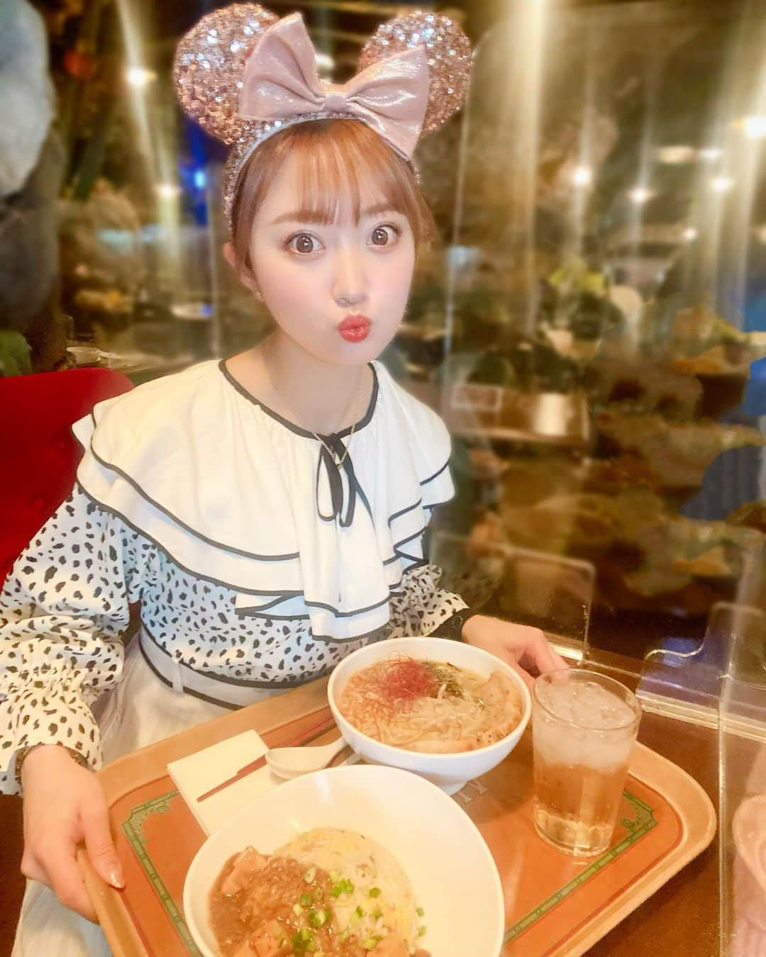 松本ゆんさんのインスタグラム写真 - (松本ゆんInstagram)「🍜🇨🇳🍜🇨🇳🍜🇨🇳 ⛅️おはようございます⛅️ #goodmorning #早上好  今日から２月だねっっ💕💕💕 ❤️🍫Hello February🍫❤️  Disney Seaにある、 #ヴォルケイニアレストラン 🍴💕💕 久しぶりに行ったぁぁ🌈❤️🌈 ここ美味しくてお気に入り😍✨ #disney #disneysea #disneylife #japan #tokyodisneyresort #disneygram #disneylove #disneyfan #disneyphoto #disneyfood #ディズニー #ディズニーシー #ディズニーフード #ディズニー写真部 #ディズニーカメラ隊 #ディズニーグルメ #ディズニー好きな人と繋がりたい #東京ディズニーシー #東京ディズニーリゾート #ディズニーレストラン」2月1日 11時43分 - m_y0729