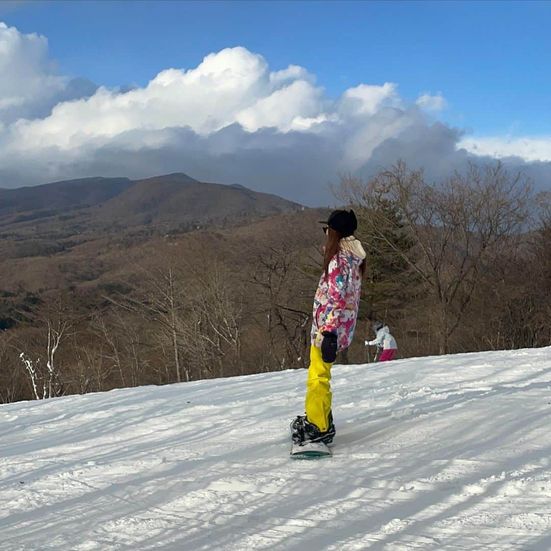 中町綾さんのインスタグラム写真 - (中町綾Instagram)「雪〜⛄️ 2年振りにスノボーした🏂❄️」2月1日 17時41分 - ayanakamachi