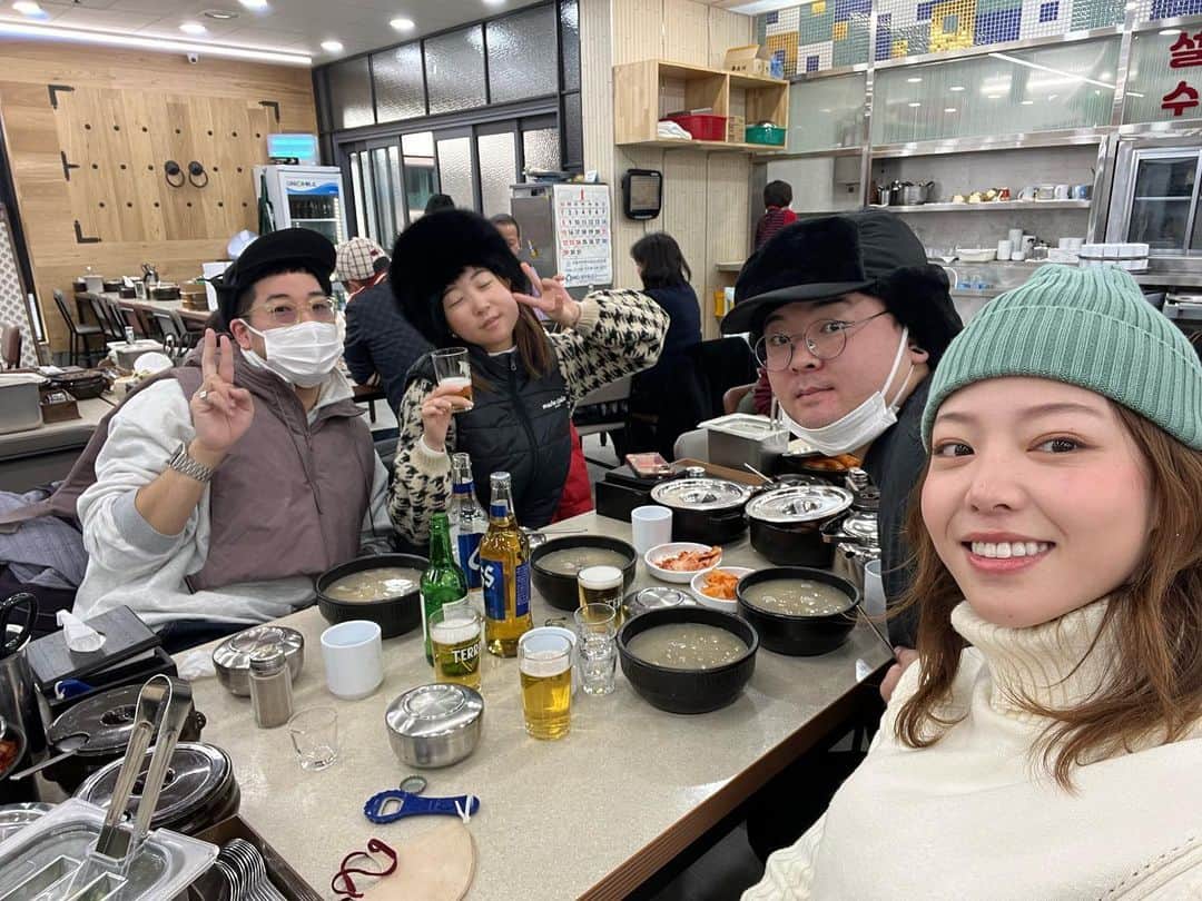 吉野七宝実さんのインスタグラム写真 - (吉野七宝実Instagram)「一昨日まで大好きな友達達と韓国旅行してきました！！  美味しい食べ物も沢山食べれたし、向こうの友達にも会えたし、買い物も沢山したし、ギャラリー見て色んなインスピレーション受けたし、  めーーーーっちゃ楽しかった！  すごく色んな人からの優しさを感じた旅行だったなー！  タクシーの運転手さんも一生懸命韓国の事教えてくれたり、ご飯屋さんでうちらと違うメニュー隣の人が何故か分けてくれたり、本当に親切にされまくった旅でした！  またはしゃぐためにお仕事頑張るぞ！！！」2月1日 18時10分 - shihomi0305