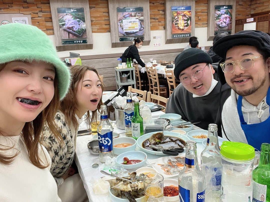 吉野七宝実さんのインスタグラム写真 - (吉野七宝実Instagram)「一昨日まで大好きな友達達と韓国旅行してきました！！  美味しい食べ物も沢山食べれたし、向こうの友達にも会えたし、買い物も沢山したし、ギャラリー見て色んなインスピレーション受けたし、  めーーーーっちゃ楽しかった！  すごく色んな人からの優しさを感じた旅行だったなー！  タクシーの運転手さんも一生懸命韓国の事教えてくれたり、ご飯屋さんでうちらと違うメニュー隣の人が何故か分けてくれたり、本当に親切にされまくった旅でした！  またはしゃぐためにお仕事頑張るぞ！！！」2月1日 18時10分 - shihomi0305