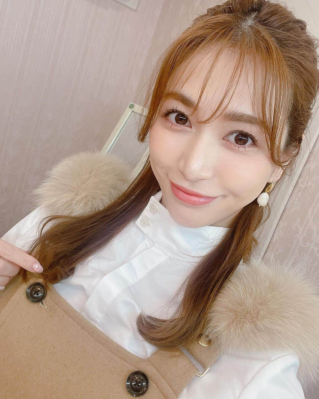 大島麻衣さんのインスタグラム写真 - (大島麻衣Instagram)「Hi,February💋 2月って始まり。って感じするよね♡ いいことありそうな予感ねっ😁 #february #2023」2月1日 18時21分 - maioshima911