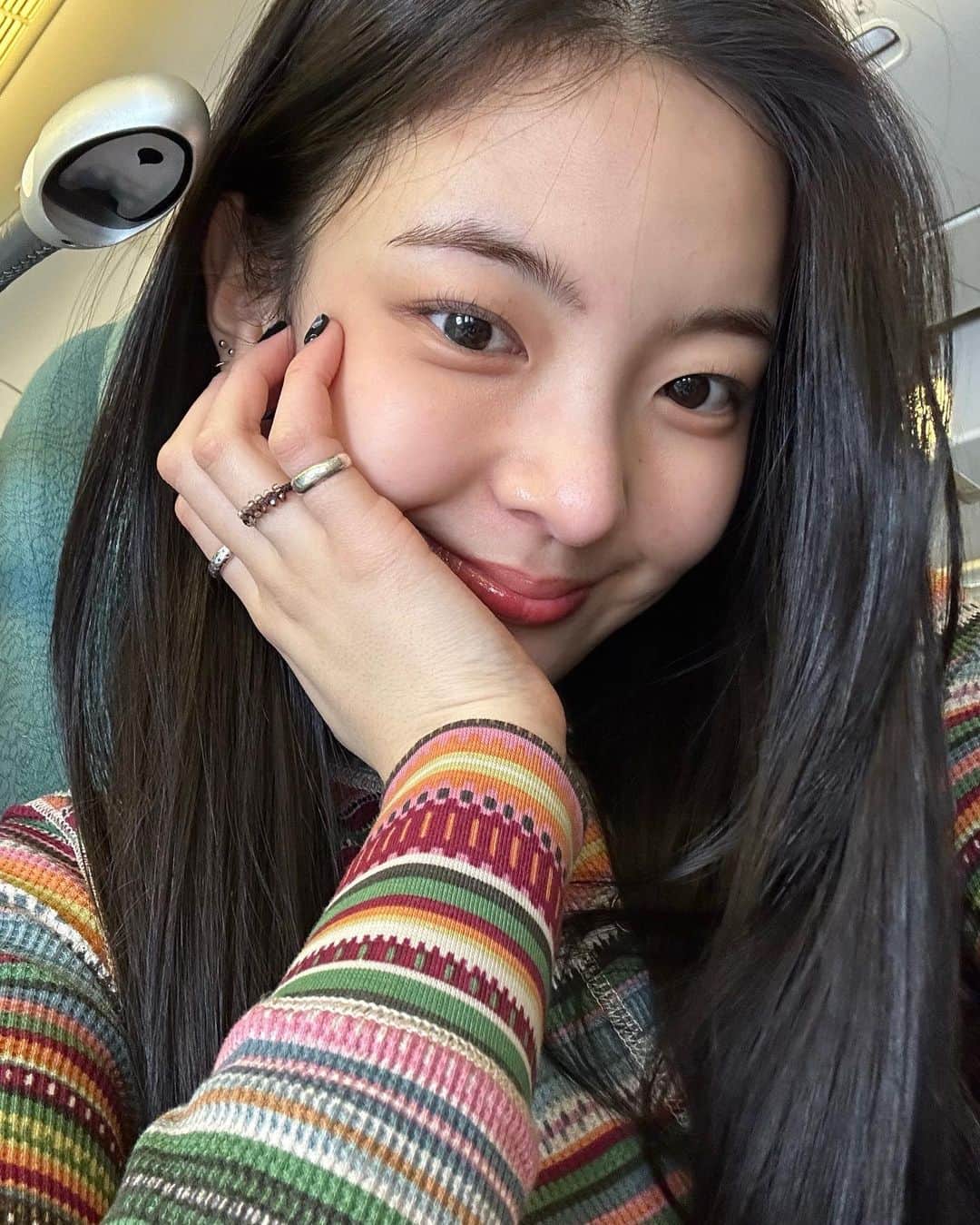 ITZYさんのインスタグラム写真 - (ITZYInstagram)「Airport selfies ✈️📷」2月2日 14時03分 - itzy.all.in.us