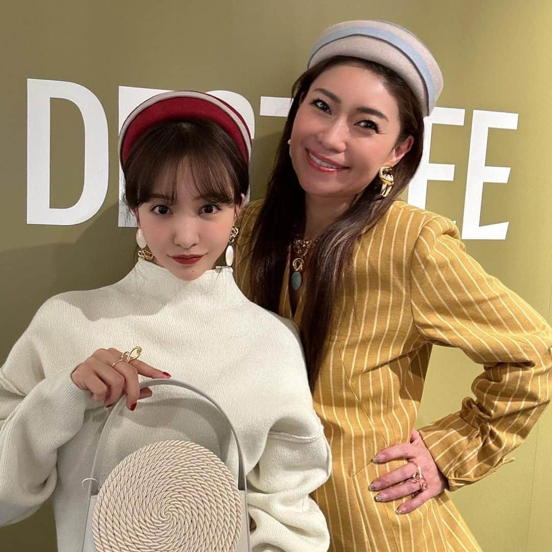 板野友美さんのインスタグラム写真 - (板野友美Instagram)「DESTREE popup 行って来たよ🩰🧴🎟️  上質な素材と西洋のクラフツマンシップを 掛け合わせた代表的なアイテムがたくさん♪ 私の好きな可愛いパリジャンスタイルで初のポップアップなの🍓  お洋服もbagも @DESTREE #DESTREE #デストレー  伊勢丹新宿3F  2月10日(金)まで🐑」2月2日 17時15分 - tomo.i_0703