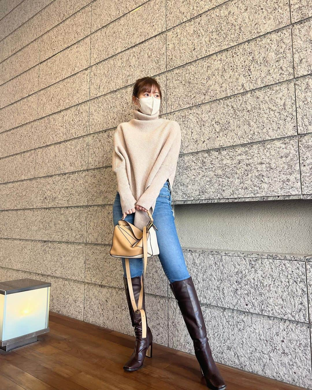 今井美桜さんのインスタグラム写真 - (今井美桜Instagram)「＊ デザイン性のあるニット🧶♡ かわいい〜！  横のスリットがまたたまらない！ 色々な合わせができそうだなぁ✌️  #emmy #acym  #ニットコーデ  #ロングブーツ」2月2日 19時24分 - mio_ima49